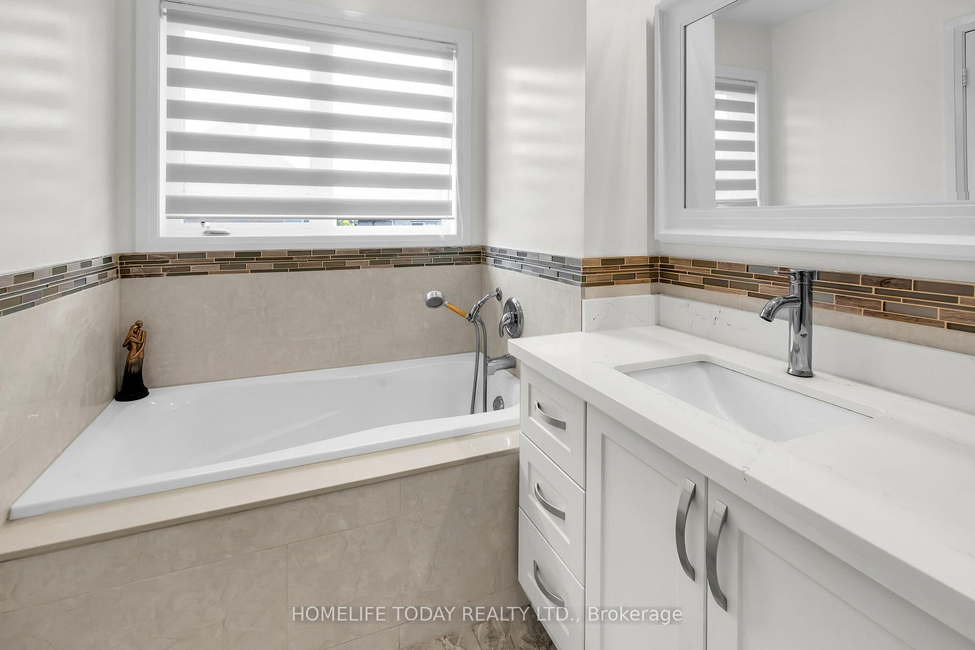 Photo 30 of 51 Weatherill Road, Markham, Berczy — HOMEH