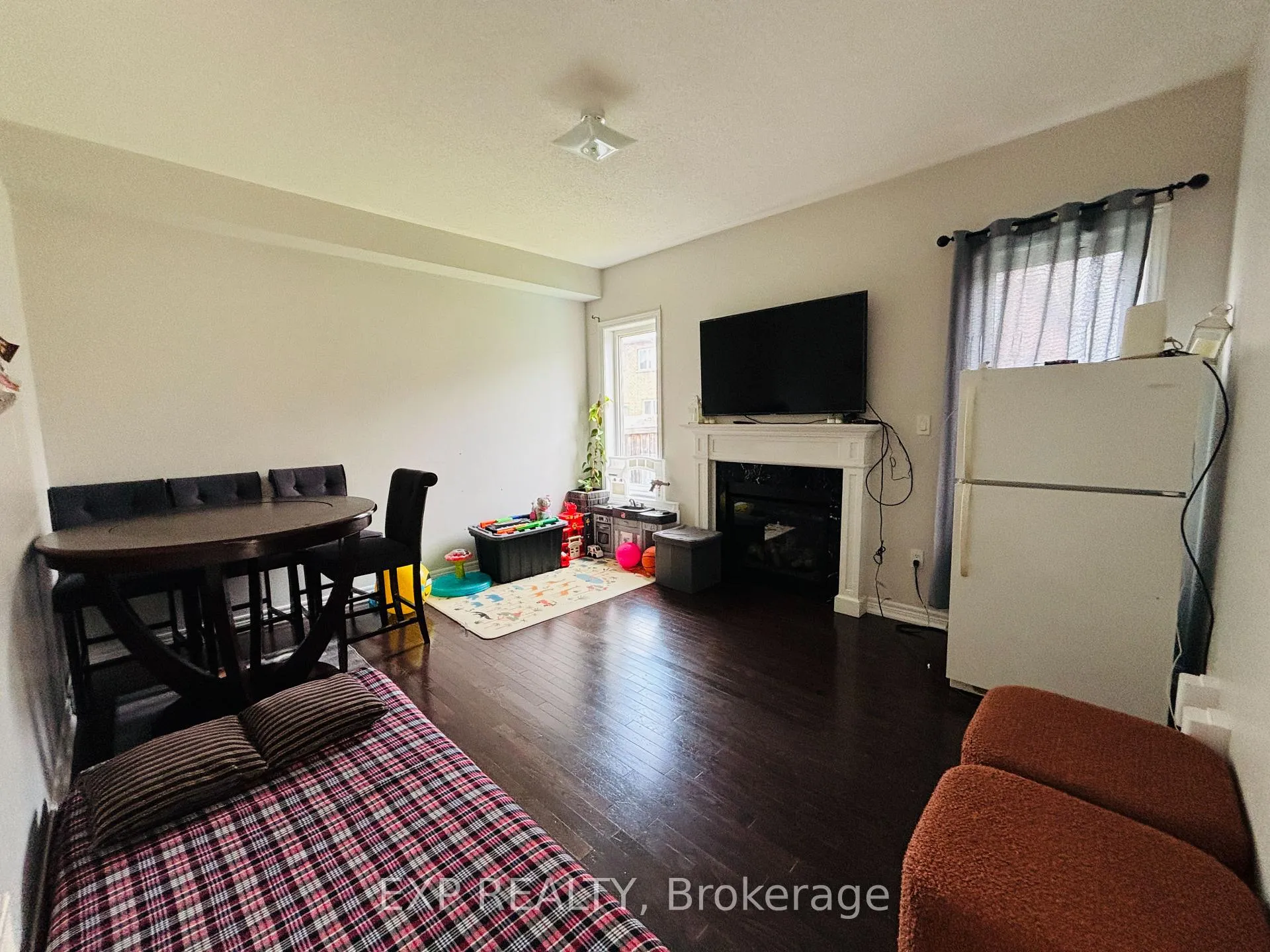 Photo 8 of 92 Meltwater Crescent, Brampton, Bram East — HOMEH
