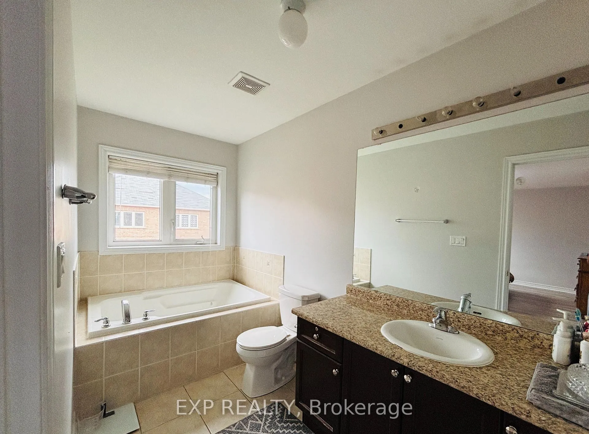 Photo 11 of 92 Meltwater Crescent, Brampton, Bram East — HOMEH