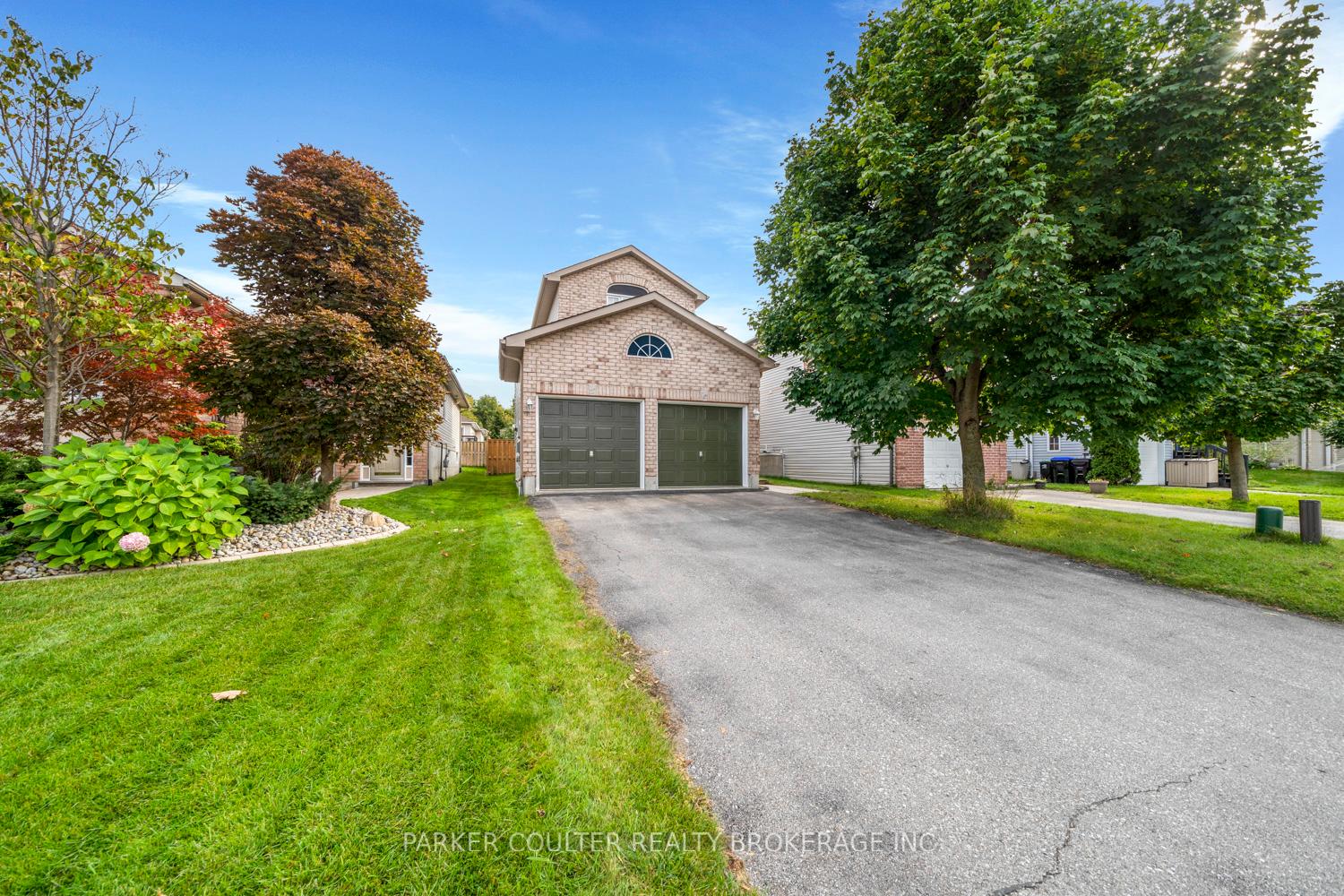 Photo 3 of 392 Irwin Street, Midland — HOMEH