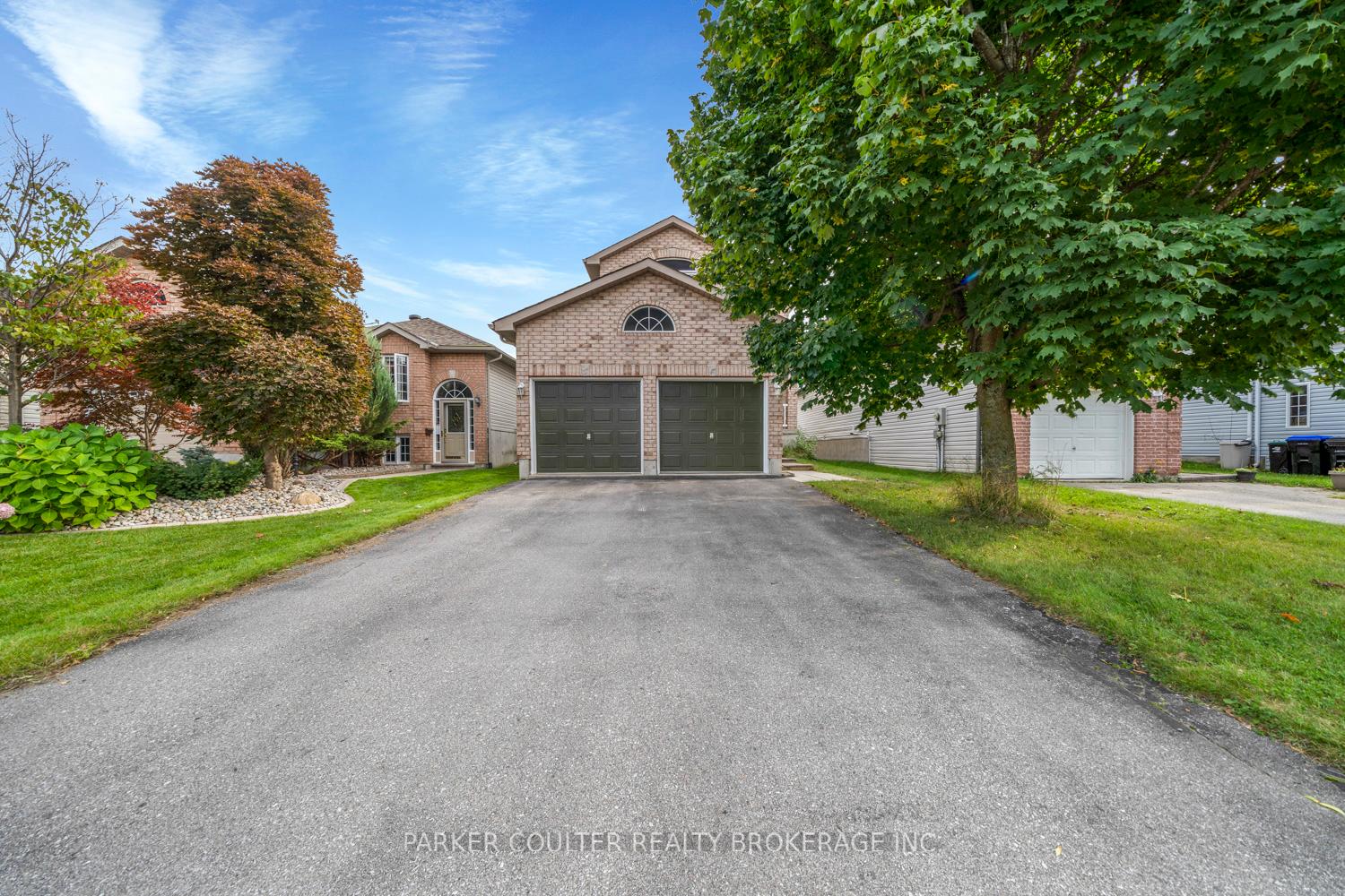 Photo 4 of 392 Irwin Street, Midland — HOMEH