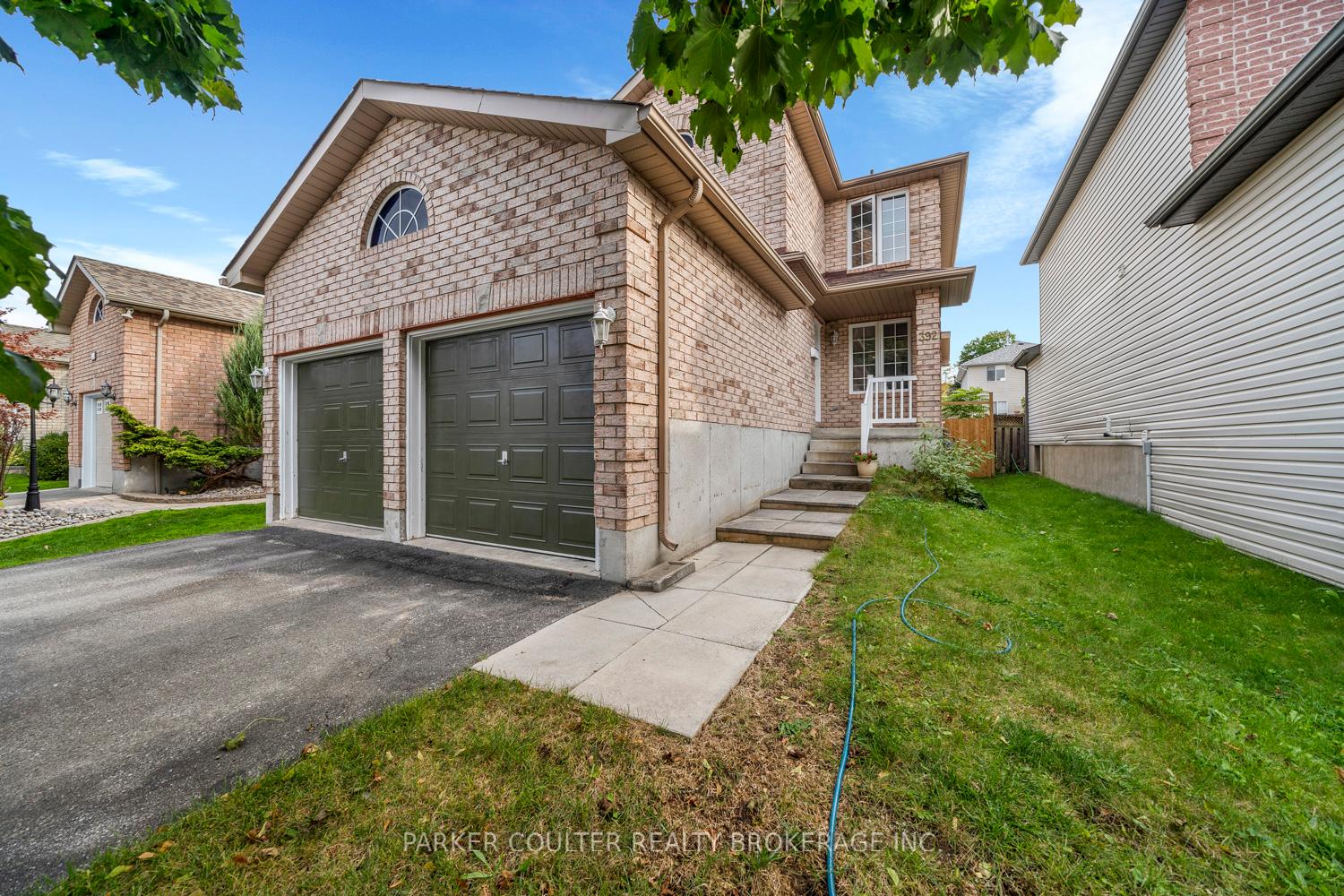 Photo 5 of 392 Irwin Street, Midland — HOMEH