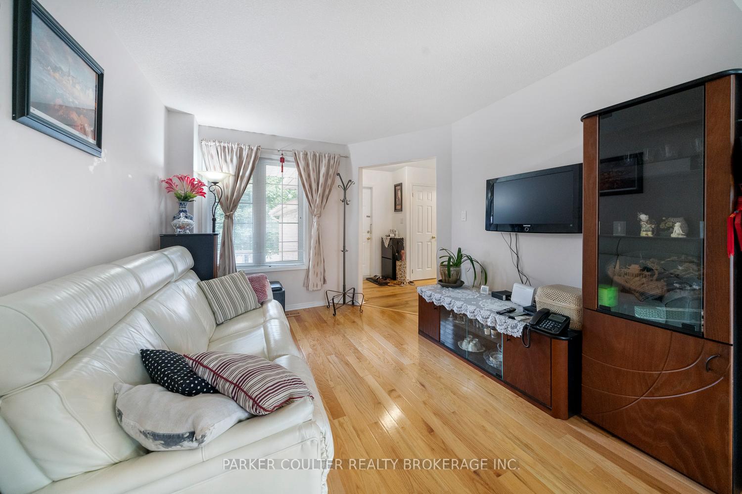 Photo 9 of 392 Irwin Street, Midland — HOMEH