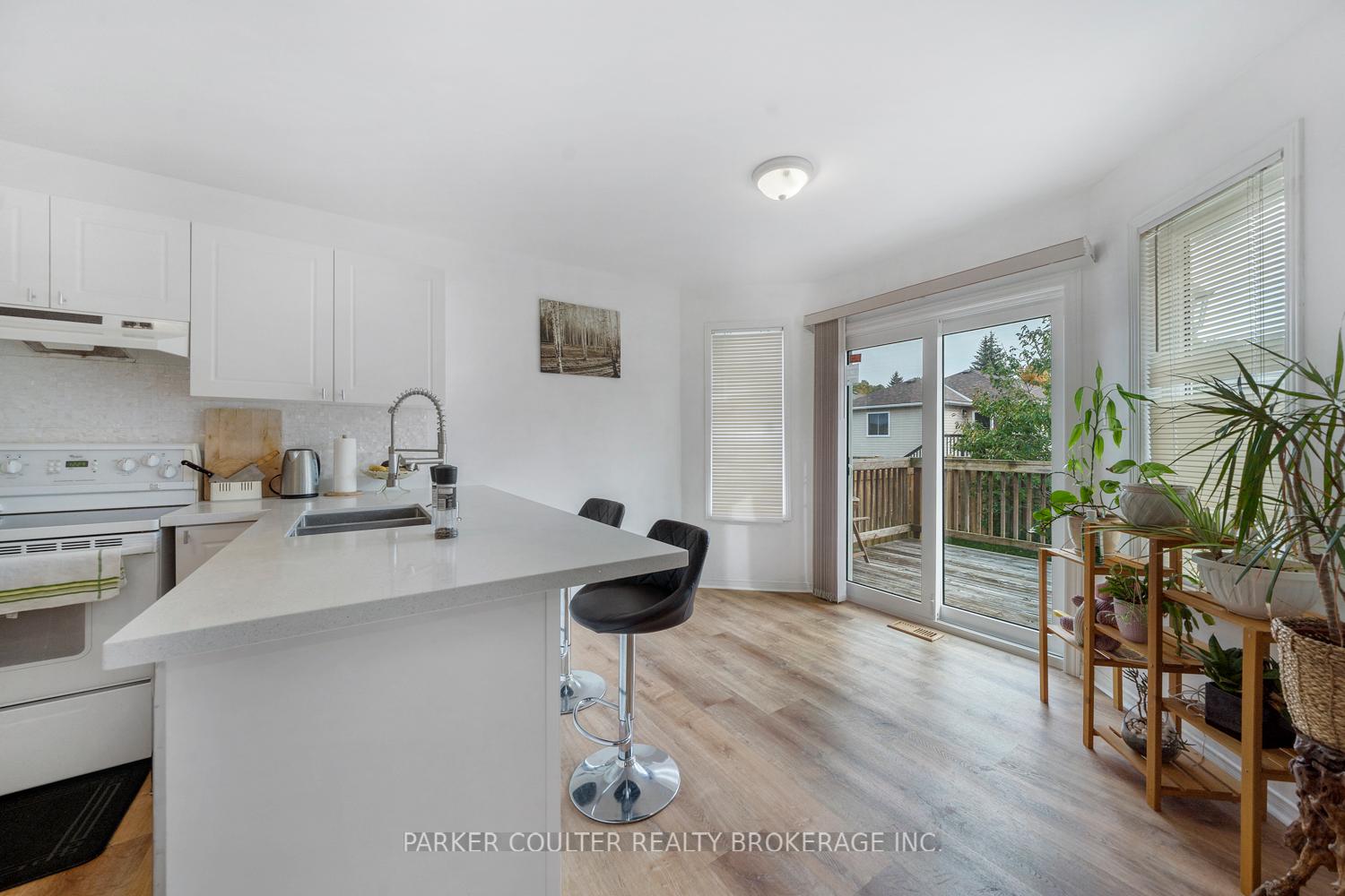 Photo 12 of 392 Irwin Street, Midland — HOMEH