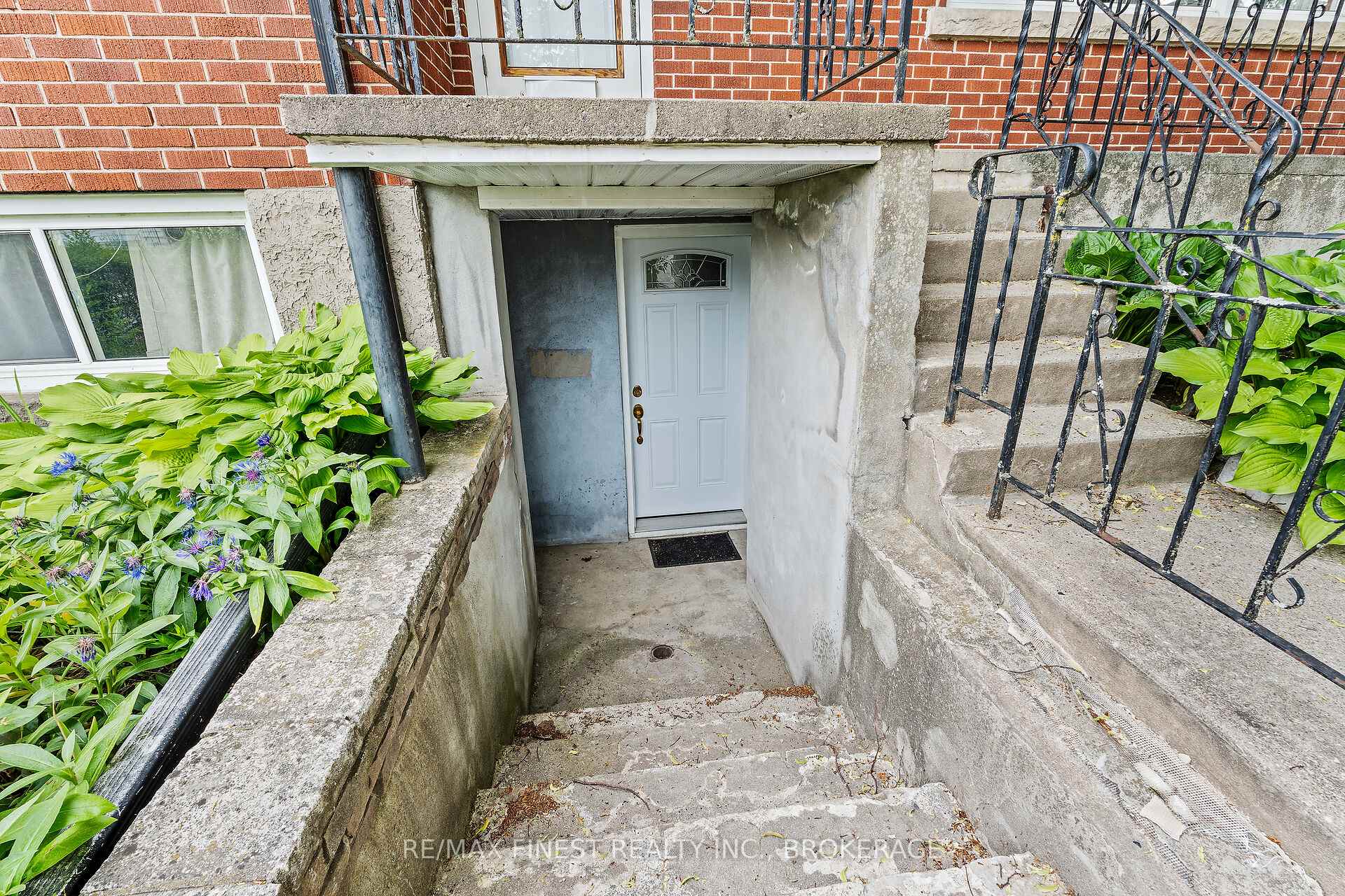 Photo 5 of 644 Victoria Street, Kingston, East of Sir John A. Blvd — HOMEH