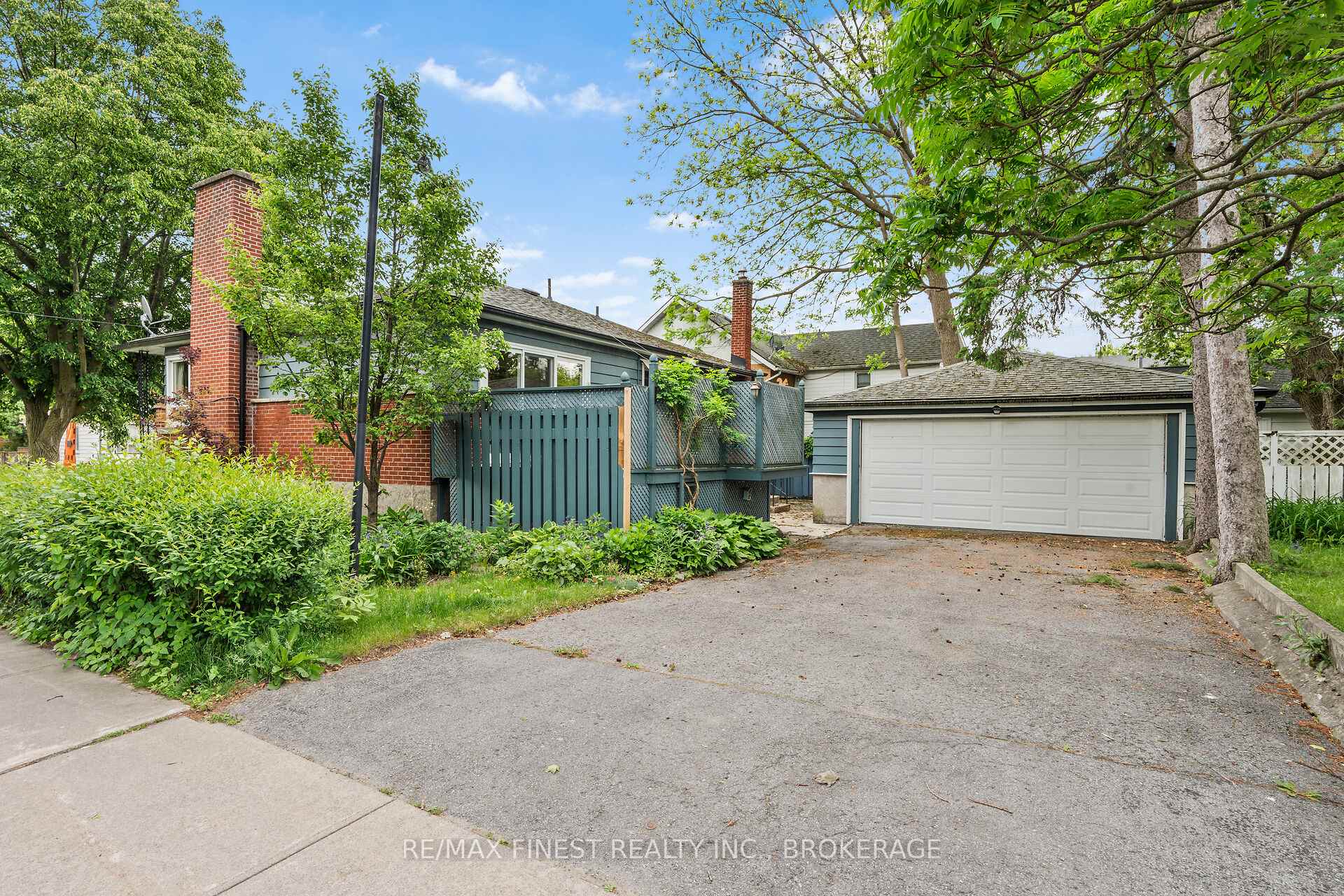 Photo 6 of 644 Victoria Street, Kingston, East of Sir John A. Blvd — HOMEH