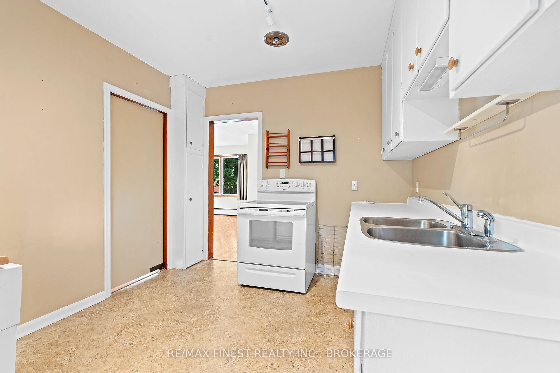 Photo 15 of 644 Victoria Street, Kingston, East of Sir John A. Blvd — HOMEH