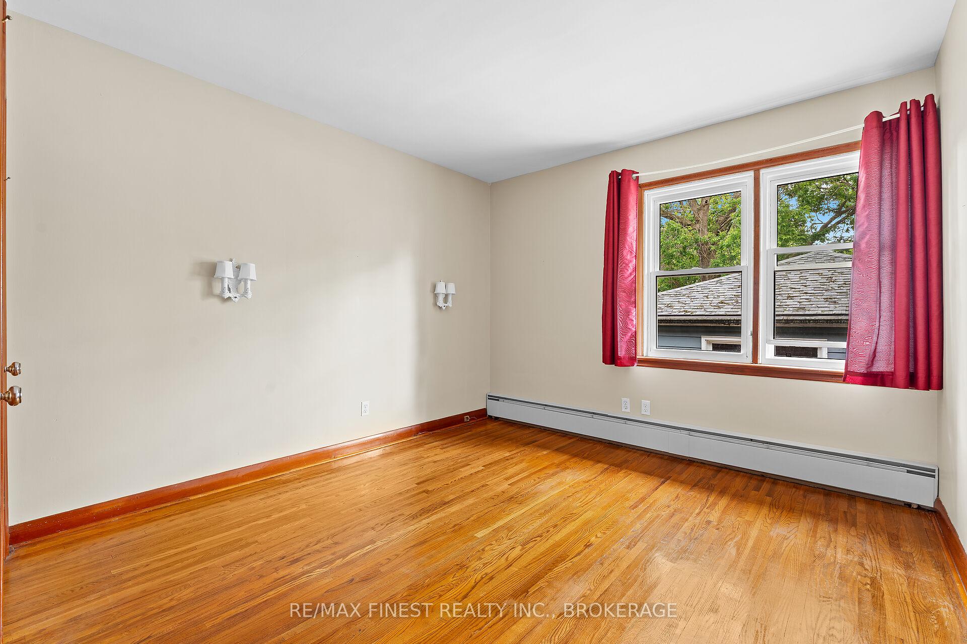 Photo 21 of 644 Victoria Street, Kingston, East of Sir John A. Blvd — HOMEH