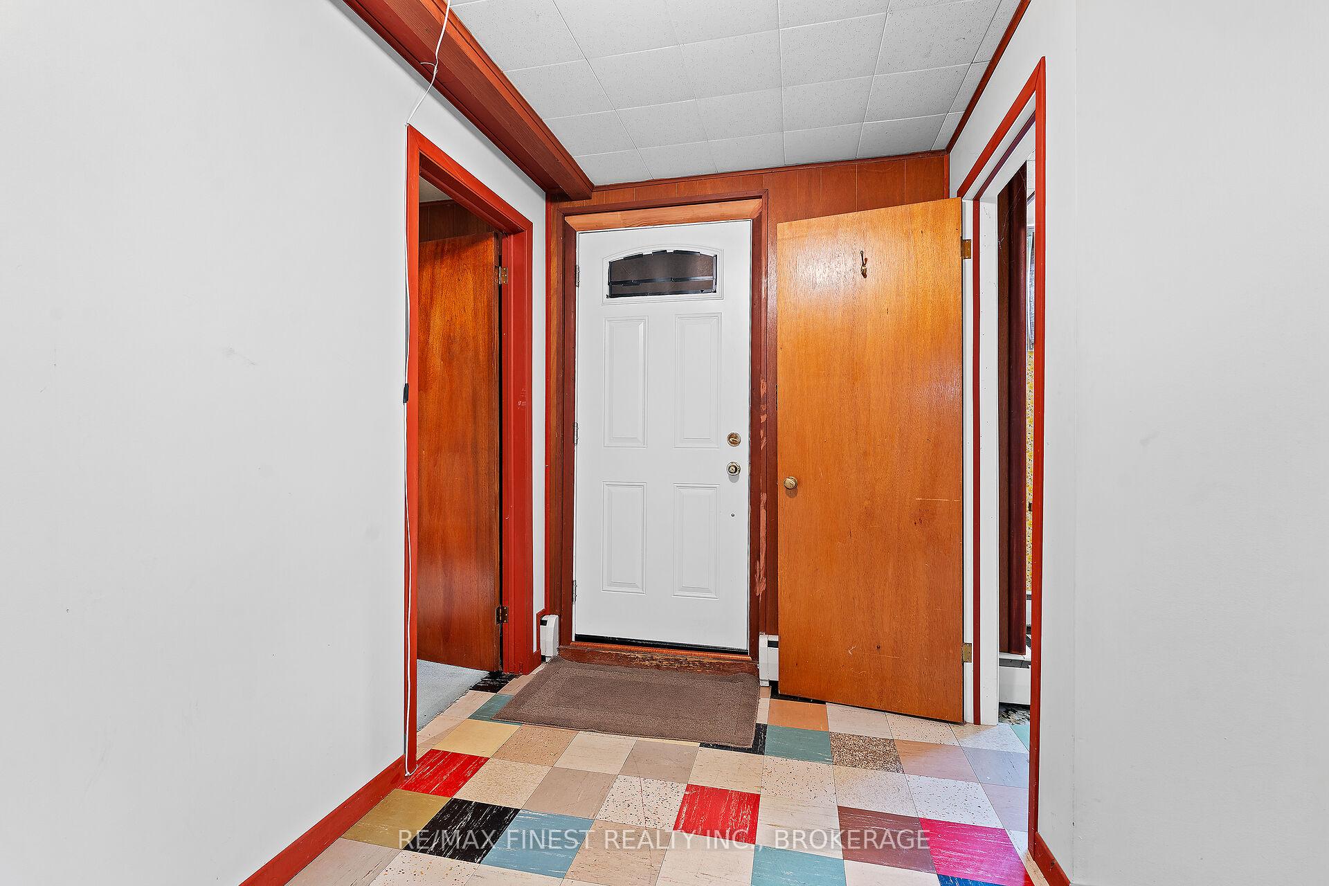 Photo 26 of 644 Victoria Street, Kingston, East of Sir John A. Blvd — HOMEH