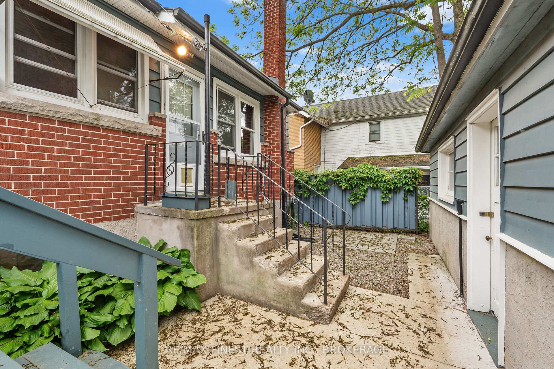Photo 33 of 644 Victoria Street, Kingston, East of Sir John A. Blvd — HOMEH