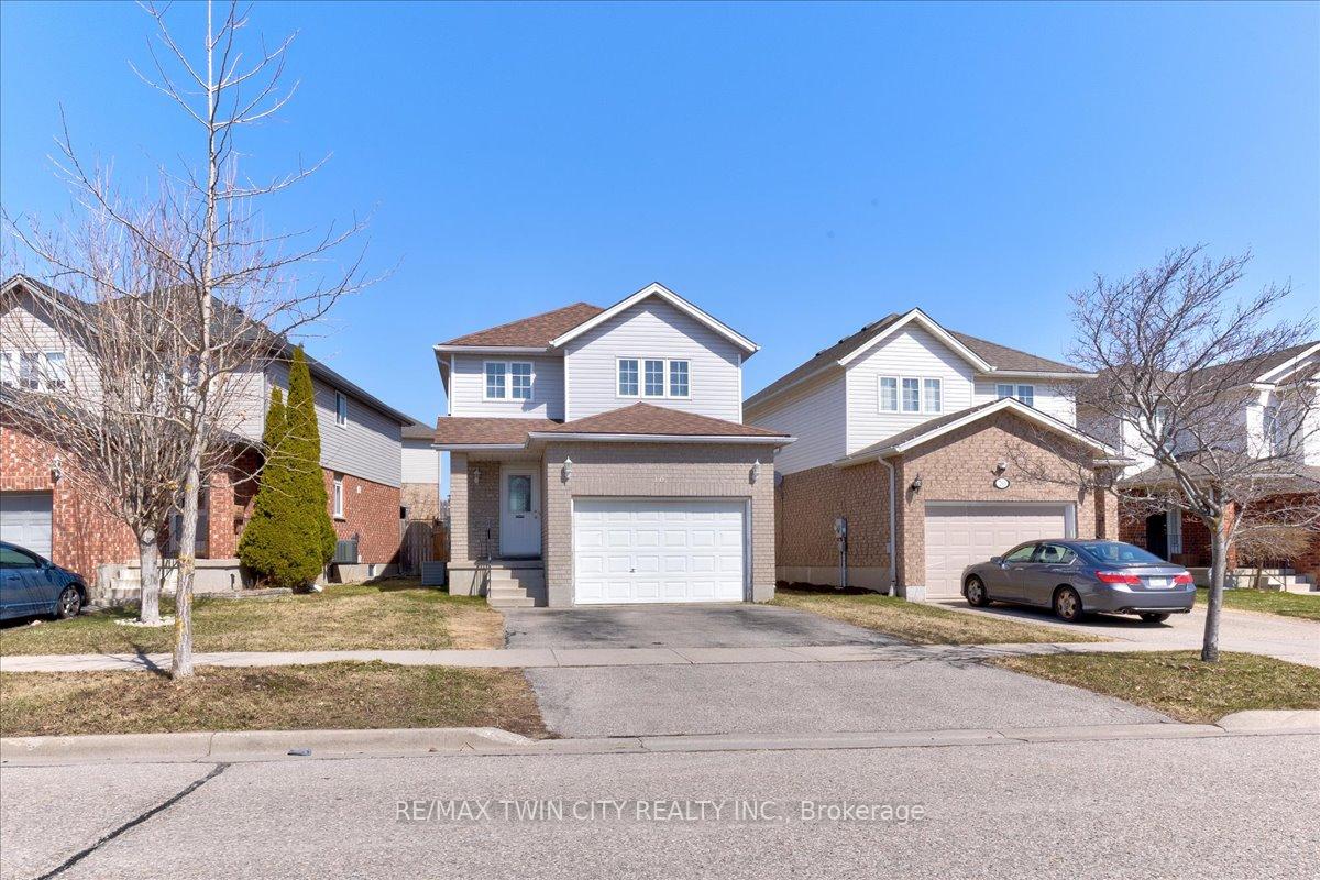 Photo 2 of 16 Marl Meadow Drive, Kitchener — HOMEH