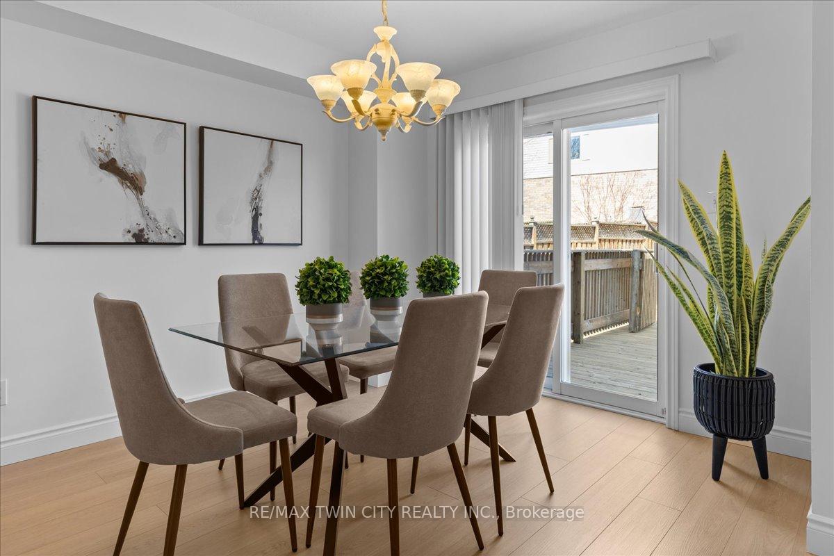 Photo 12 of 16 Marl Meadow Drive, Kitchener — HOMEH