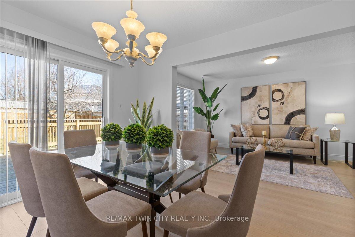 Photo 13 of 16 Marl Meadow Drive, Kitchener — HOMEH