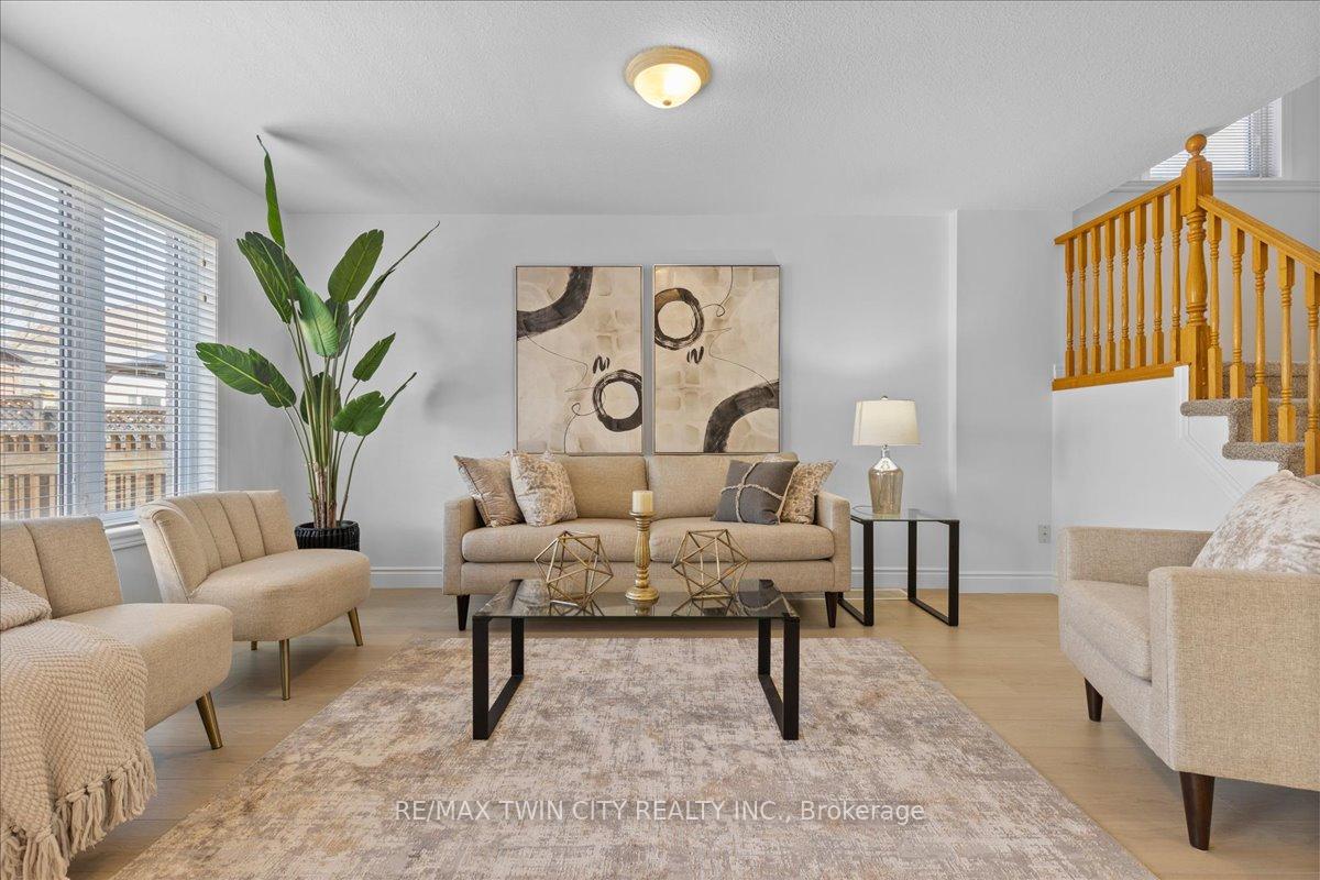 Photo 14 of 16 Marl Meadow Drive, Kitchener — HOMEH