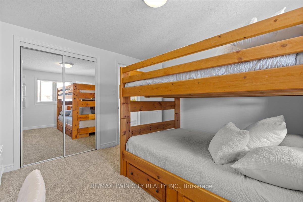 Photo 28 of 16 Marl Meadow Drive, Kitchener — HOMEH