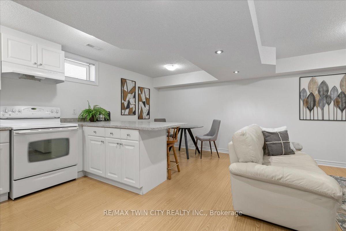 Photo 30 of 16 Marl Meadow Drive, Kitchener — HOMEH
