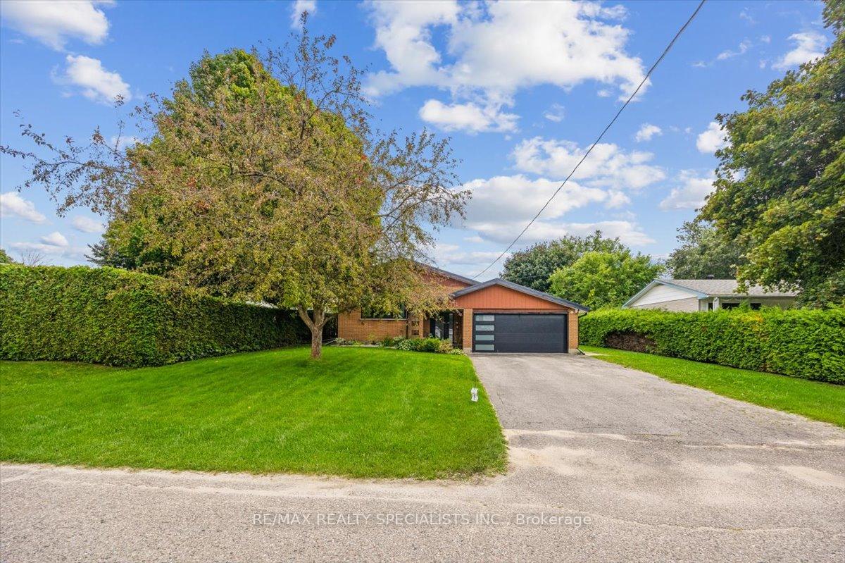Photo 4 of 795 Quebec Street, Midland — HOMEH