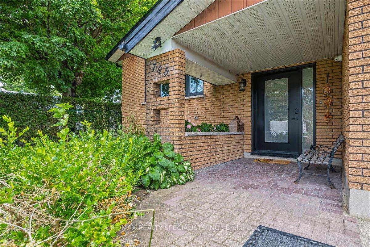 Photo 6 of 795 Quebec Street, Midland — HOMEH