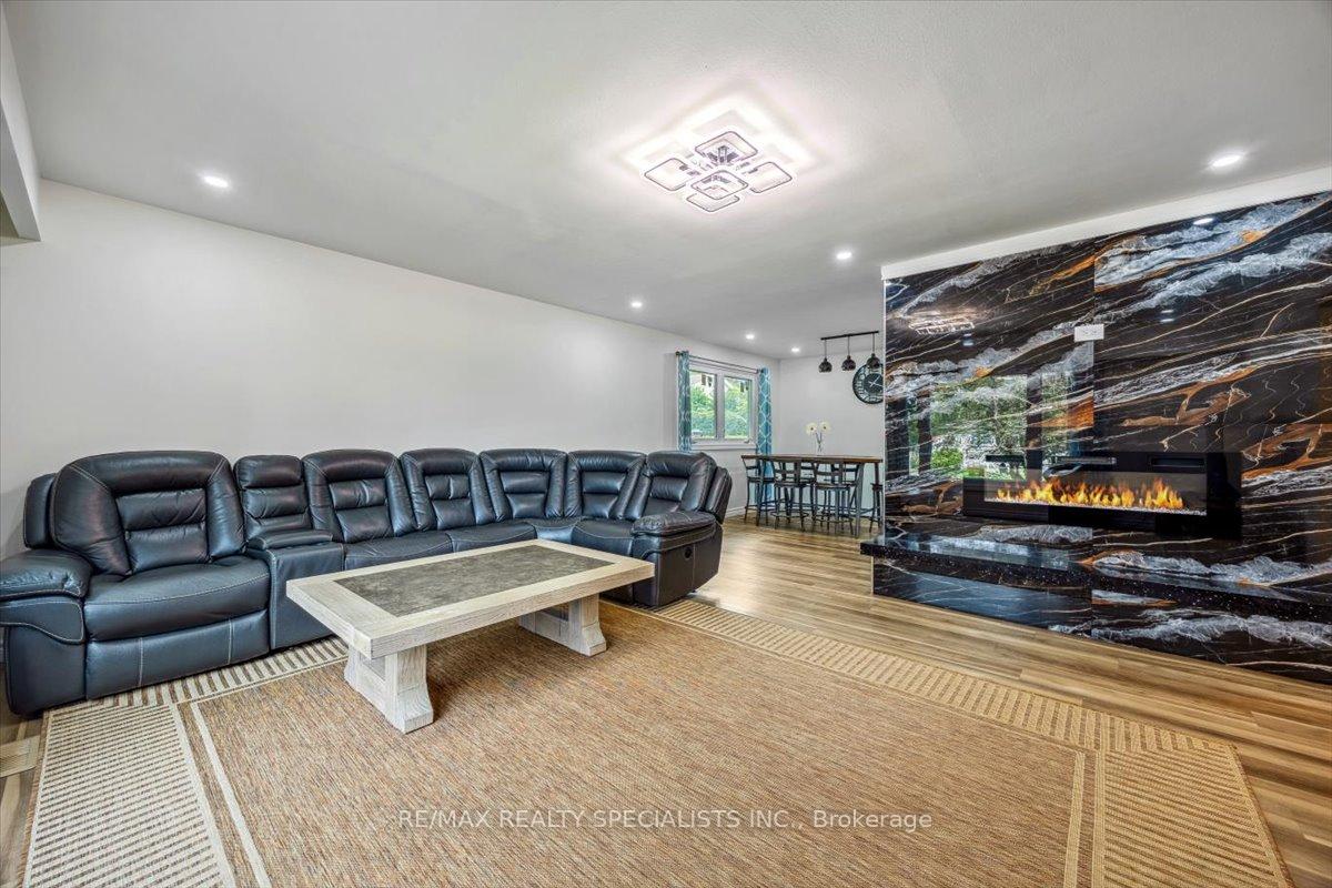 Photo 11 of 795 Quebec Street, Midland — HOMEH