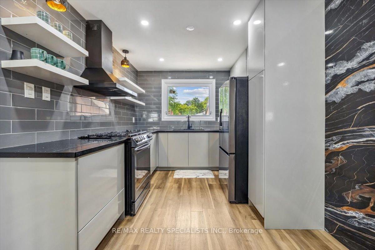 Photo 17 of 795 Quebec Street, Midland — HOMEH