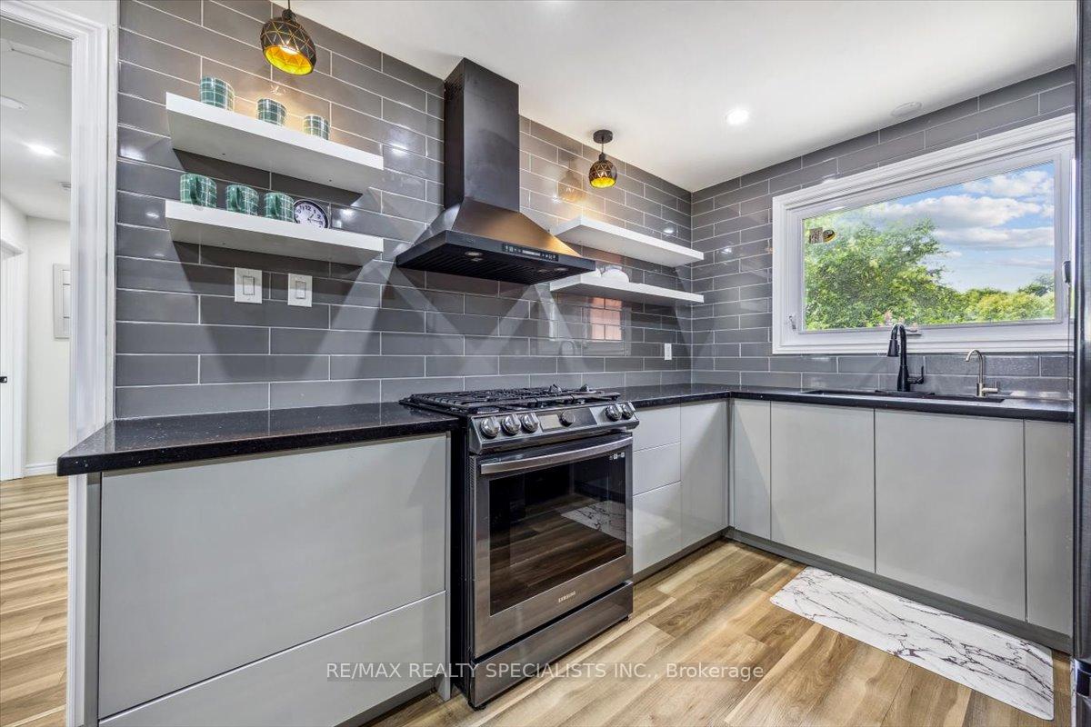 Photo 19 of 795 Quebec Street, Midland — HOMEH