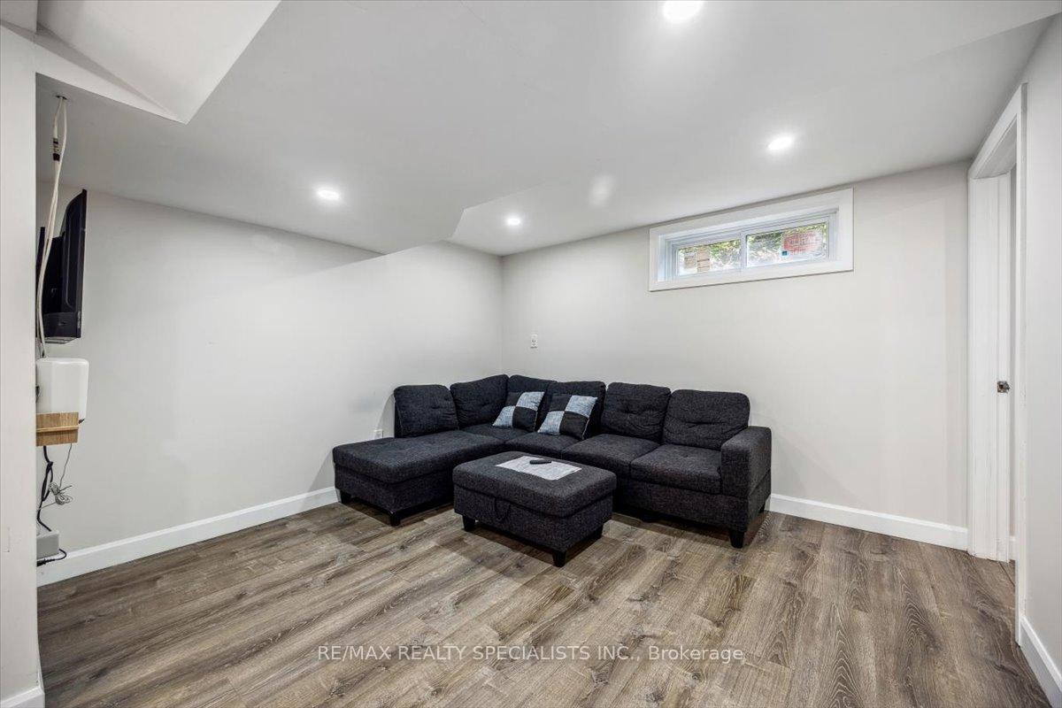 Photo 32 of 795 Quebec Street, Midland — HOMEH