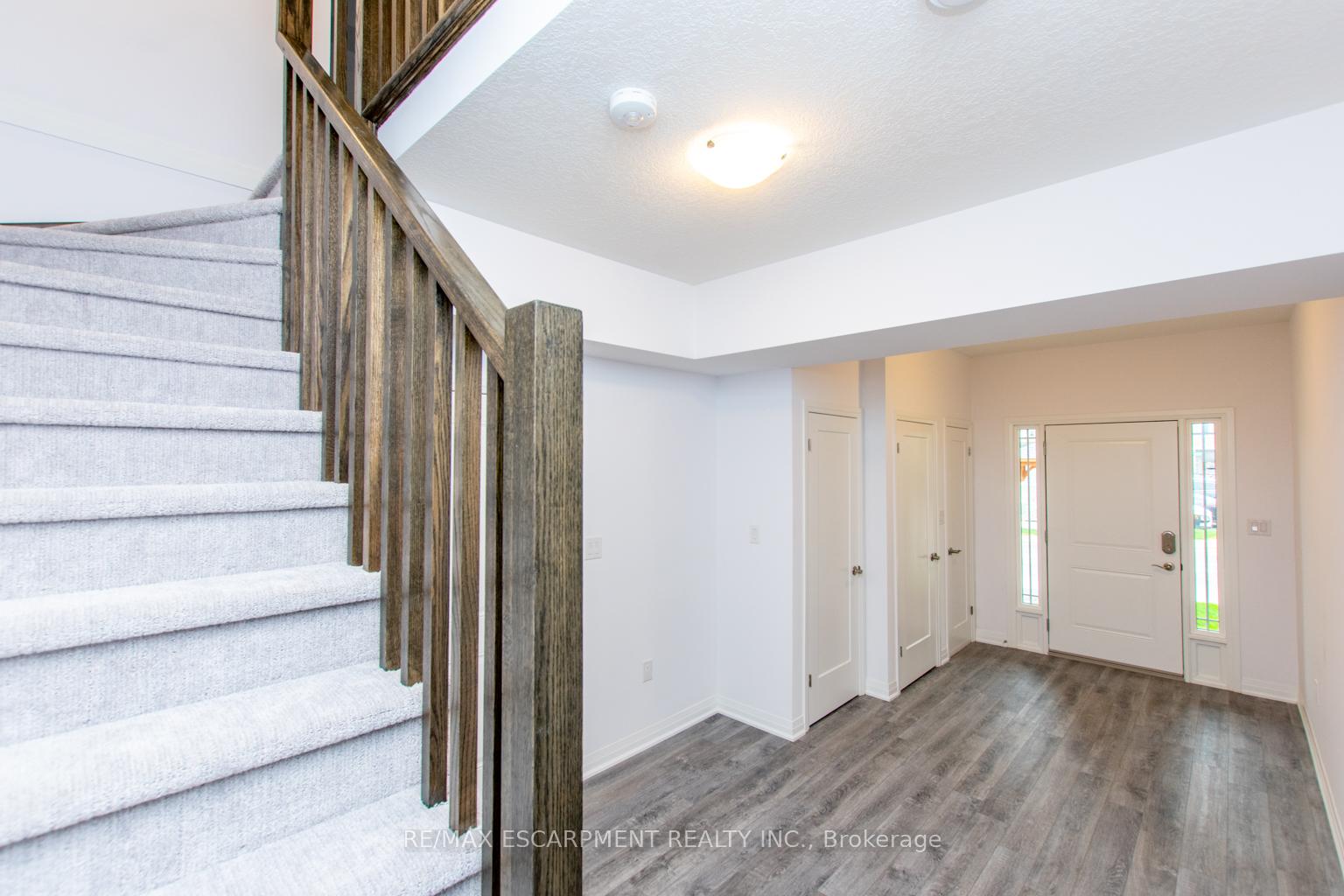 Photo 5 of 48 Waterlily Way, King, Schomberg — HOMEH