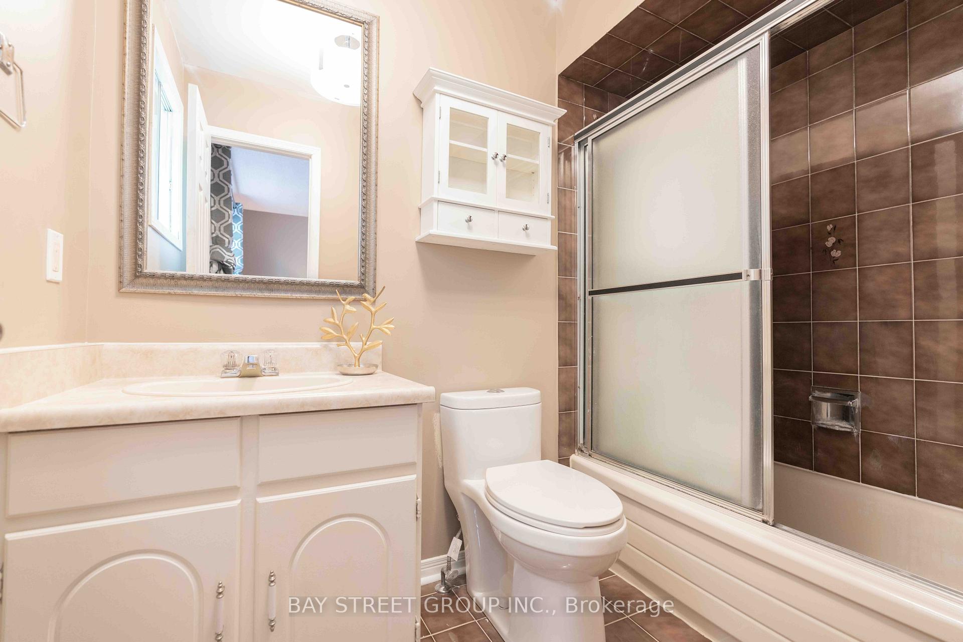 Photo 12 of 20 Tailor Street, Markham, Raymerville — HOMEH