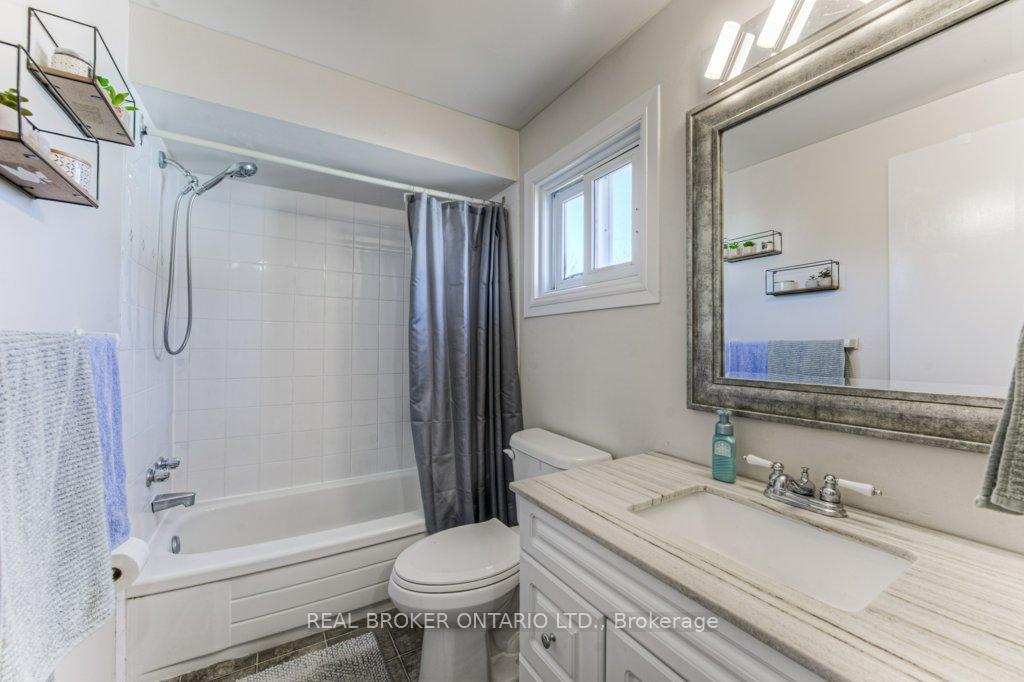Photo 16 of 11 Rushbrook Drive, Kitchener — HOMEH