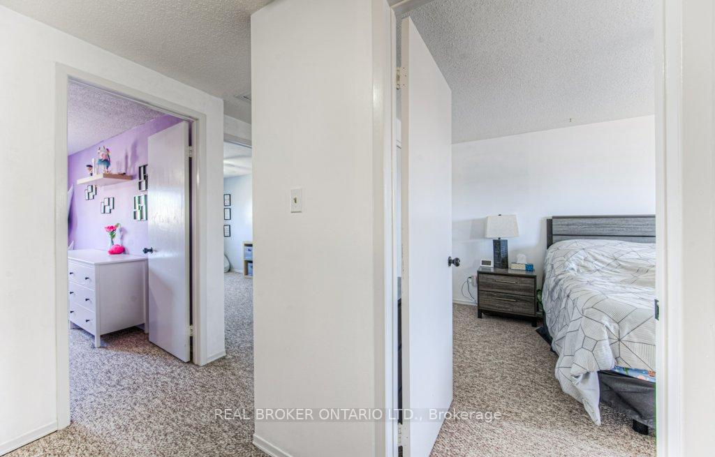 Photo 17 of 11 Rushbrook Drive, Kitchener — HOMEH