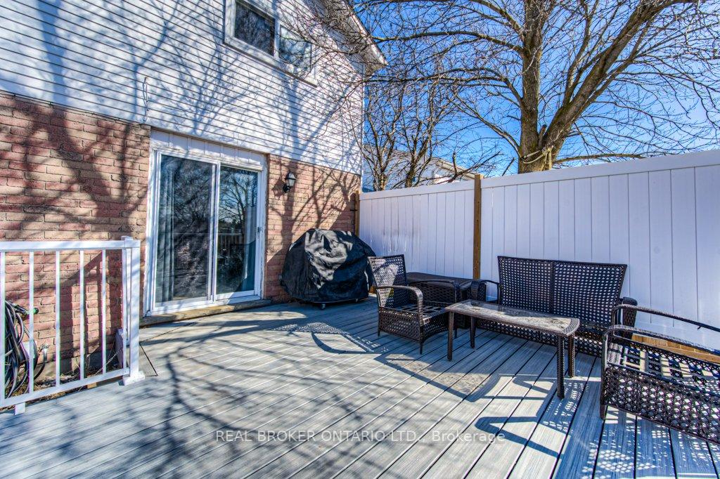 Photo 29 of 11 Rushbrook Drive, Kitchener — HOMEH