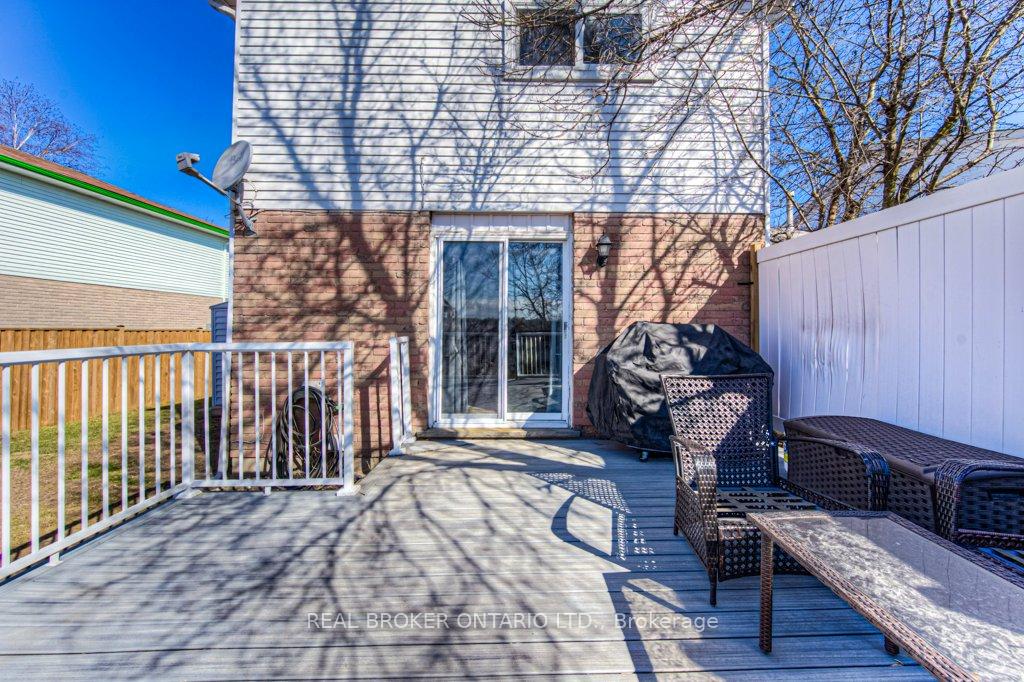 Photo 30 of 11 Rushbrook Drive, Kitchener — HOMEH