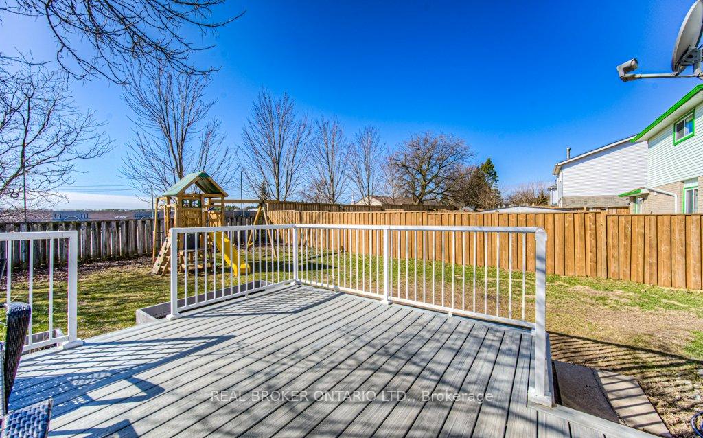 Photo 31 of 11 Rushbrook Drive, Kitchener — HOMEH