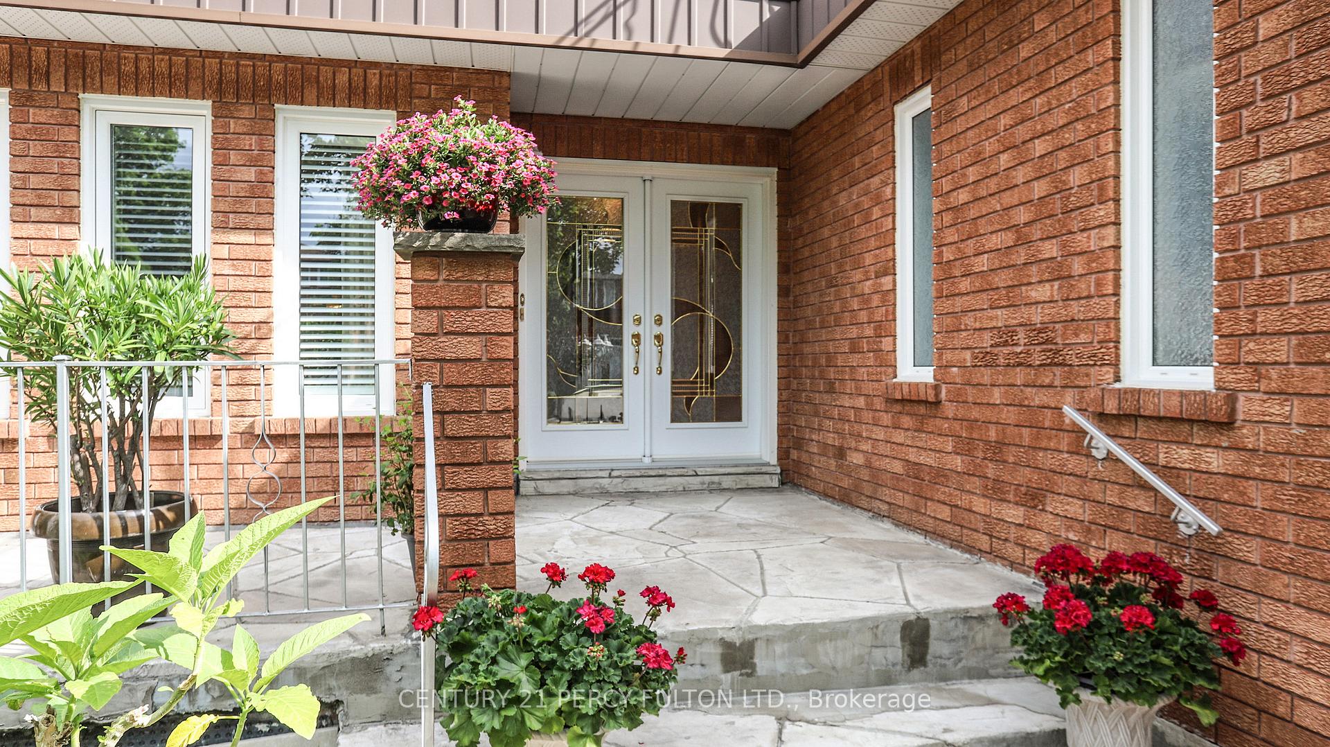 Photo 3 of 32 Avoca Drive, Markham, Village Green-South Unionville — HOMEH
