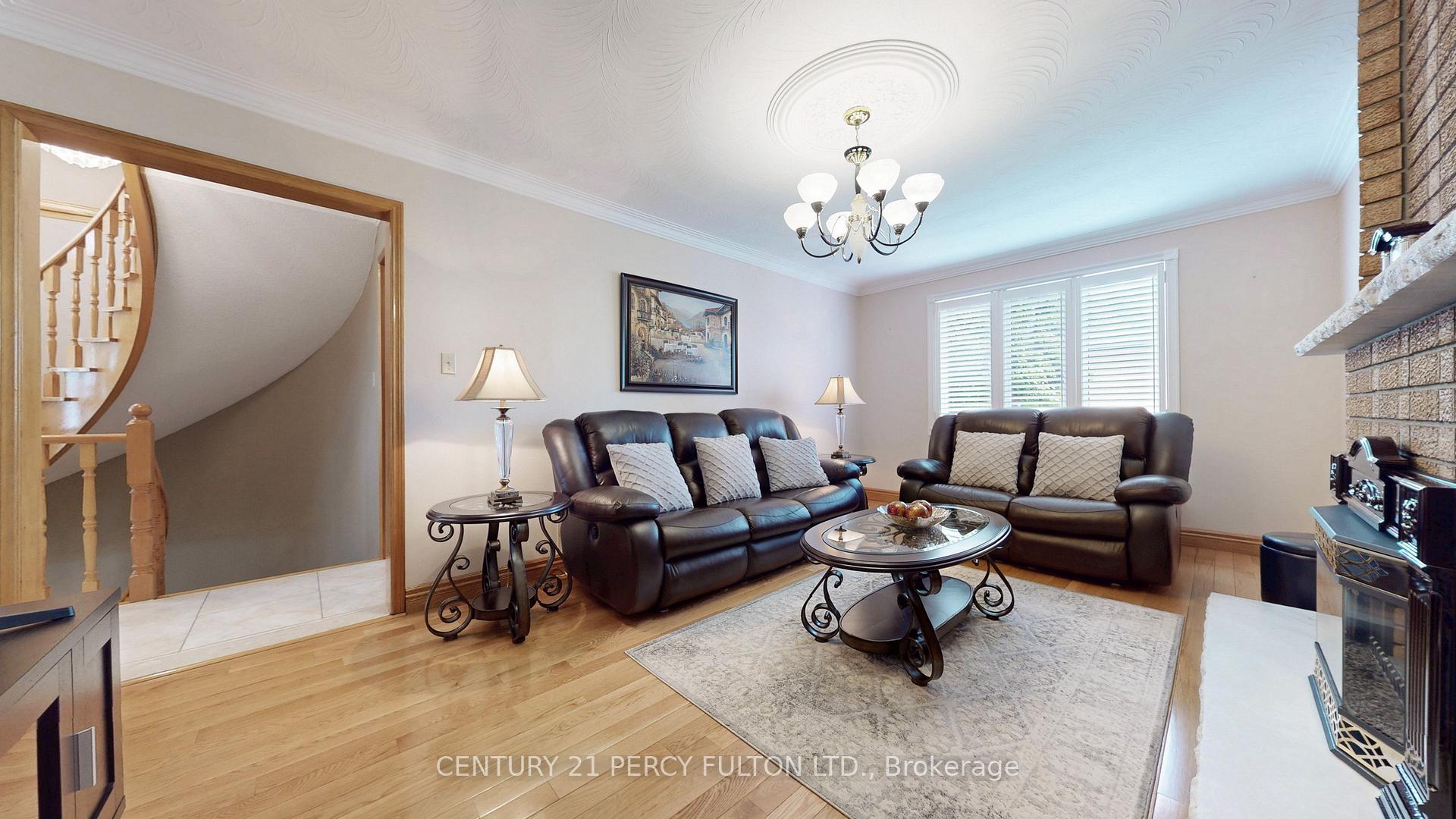 Photo 5 of 32 Avoca Drive, Markham, Village Green-South Unionville — HOMEH