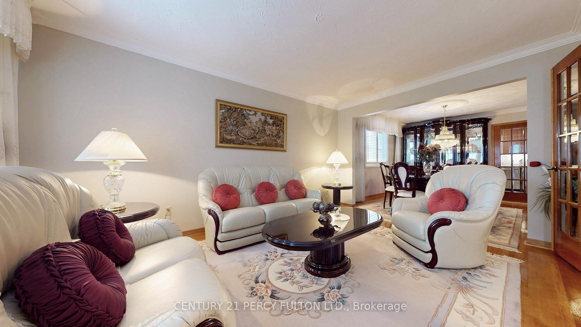 Photo 6 of 32 Avoca Drive, Markham, Village Green-South Unionville — HOMEH