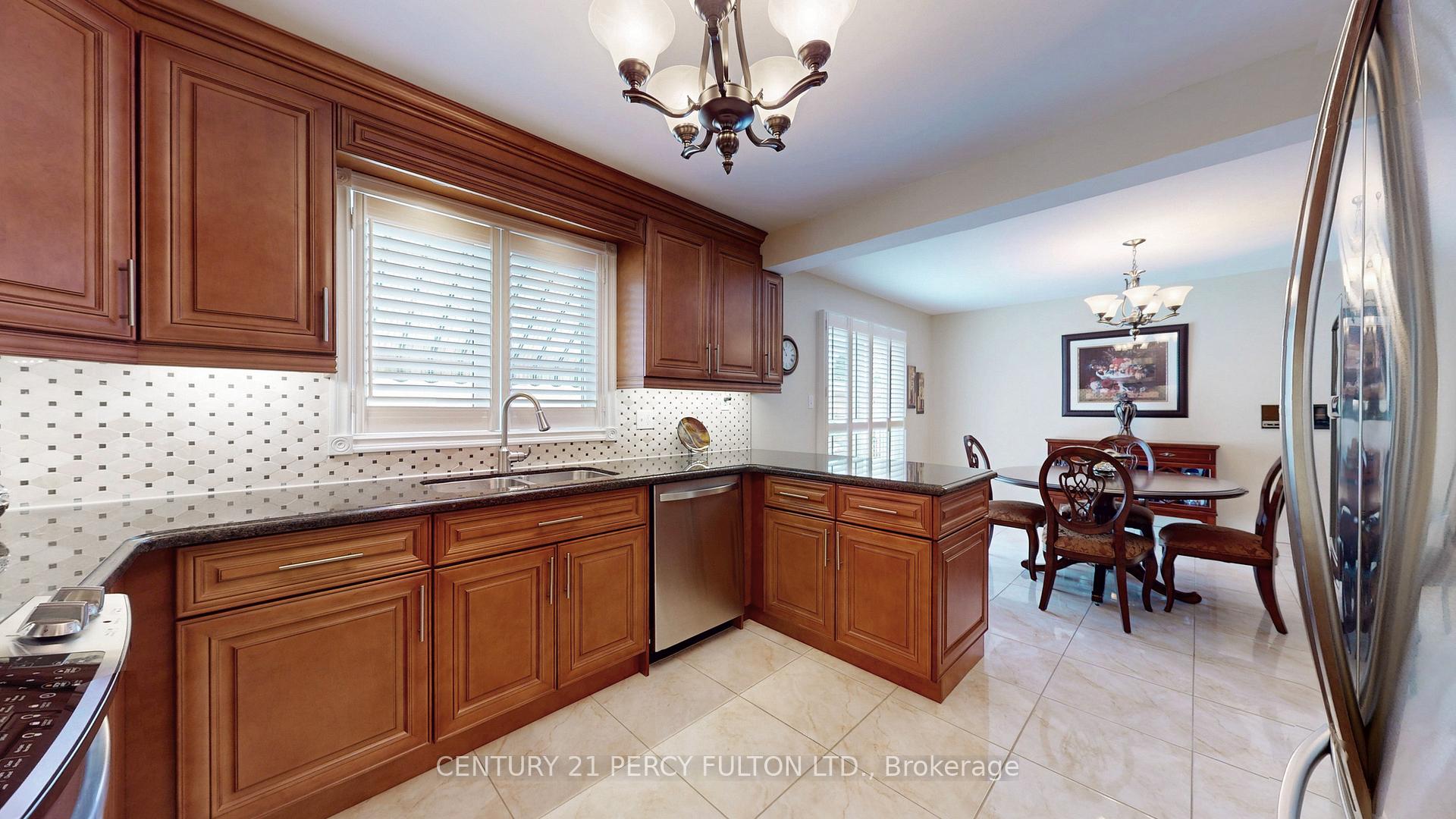 Photo 10 of 32 Avoca Drive, Markham, Village Green-South Unionville — HOMEH