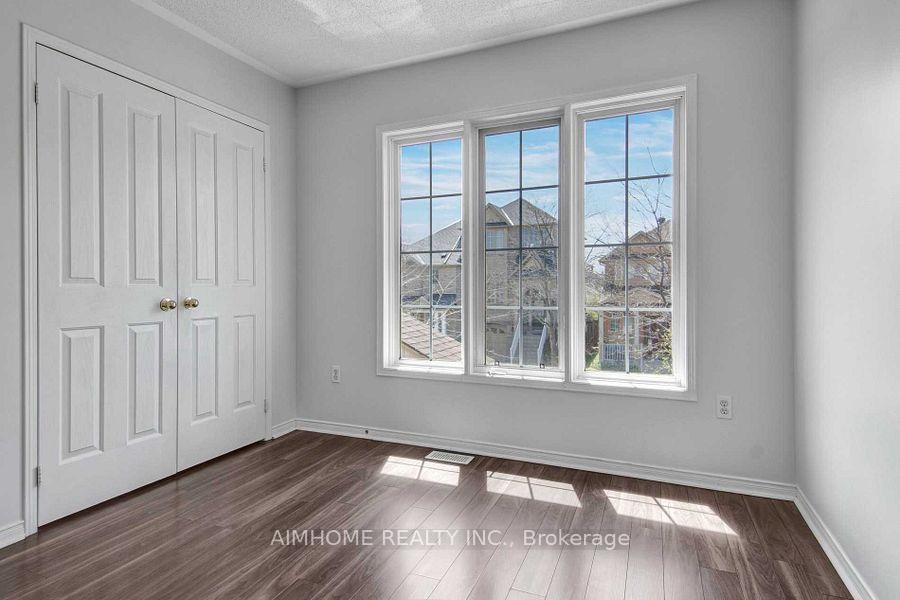 Photo 2 of 51 Crawford Street, Markham, Berczy — HOMEH