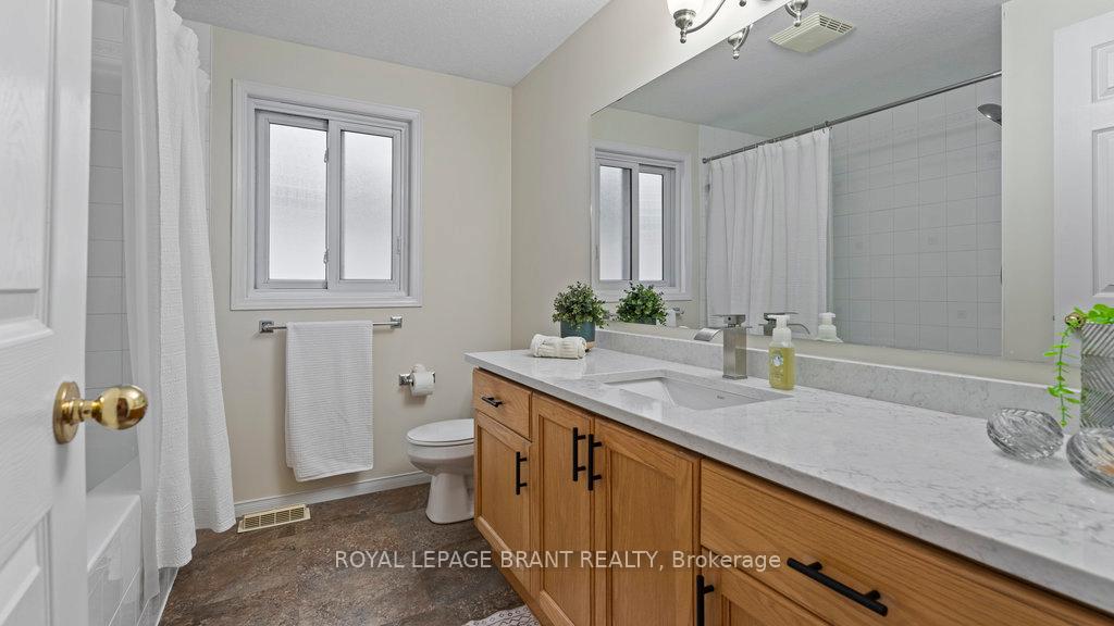 Photo 14 of 119 Pine Martin Crescent, Kitchener — HOMEH