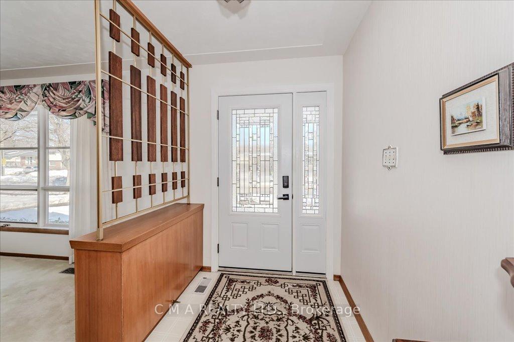 Photo 5 of 395 Forest Hill Drive, Kitchener — HOMEH