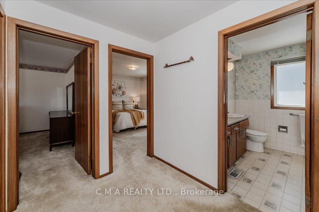 Photo 15 of 395 Forest Hill Drive, Kitchener — HOMEH