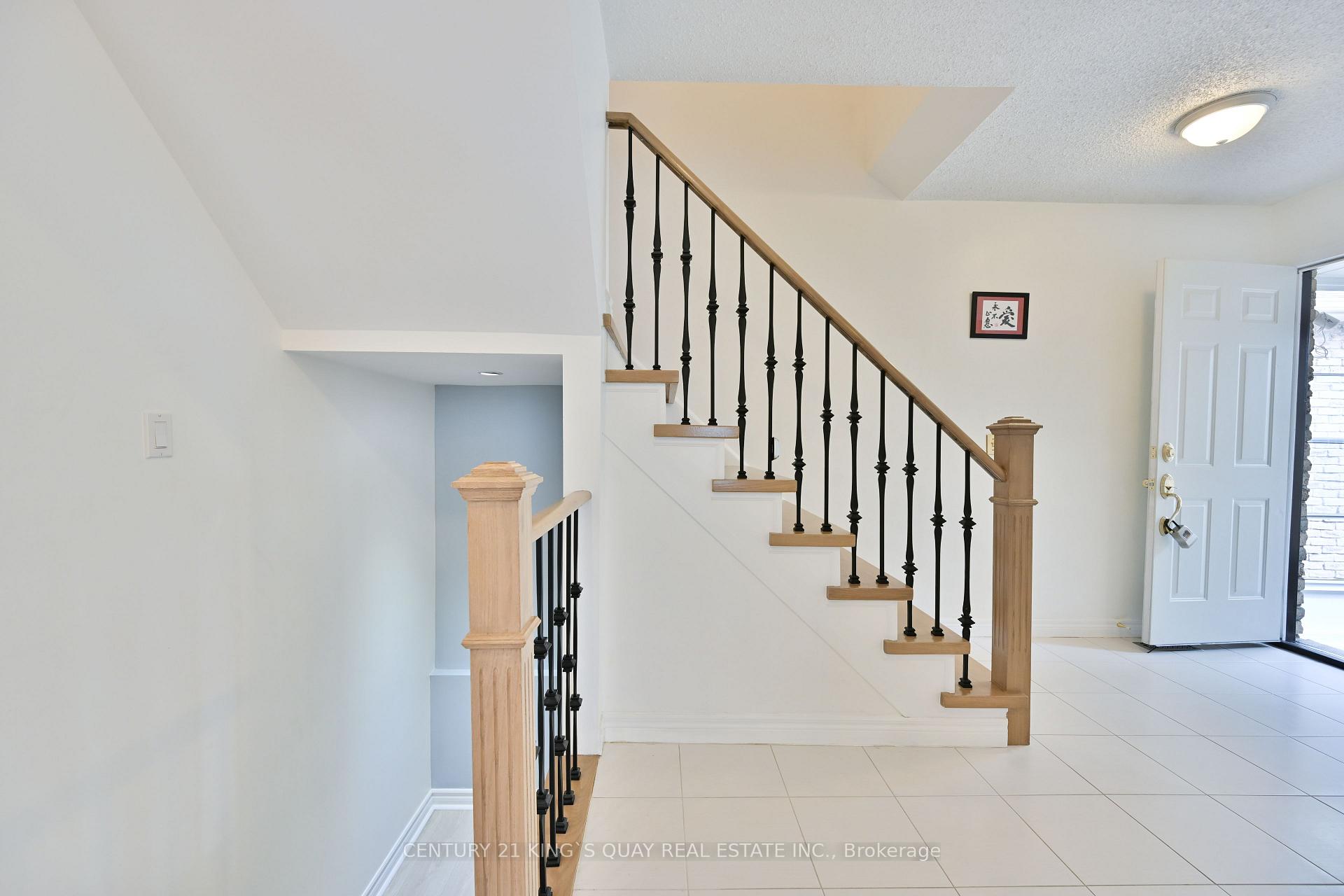 Photo 6 of 26 Tunney Crescent, Markham, Raymerville — HOMEH