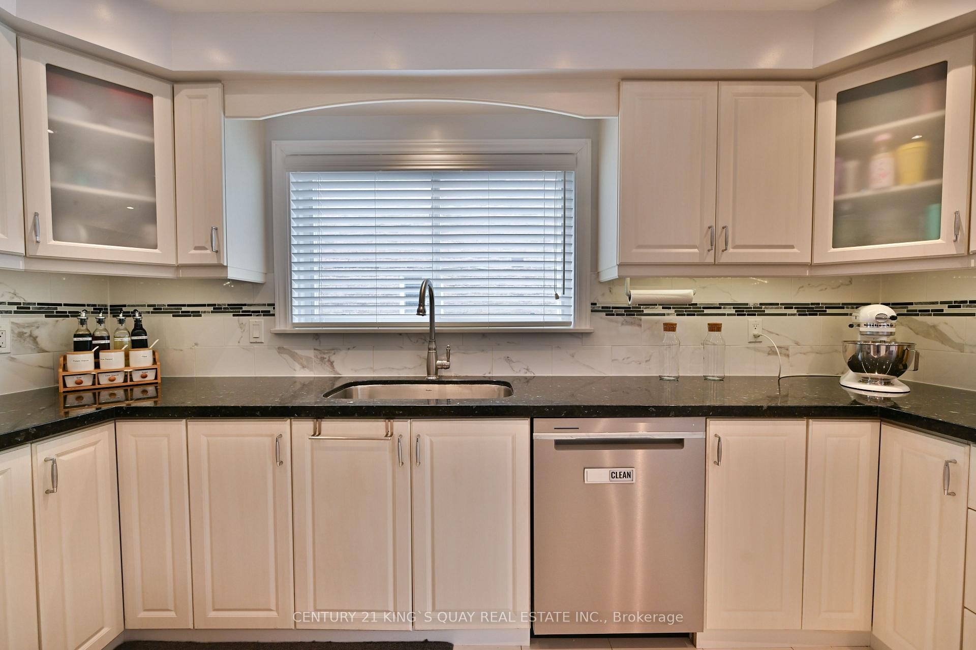 Photo 9 of 26 Tunney Crescent, Markham, Raymerville — HOMEH