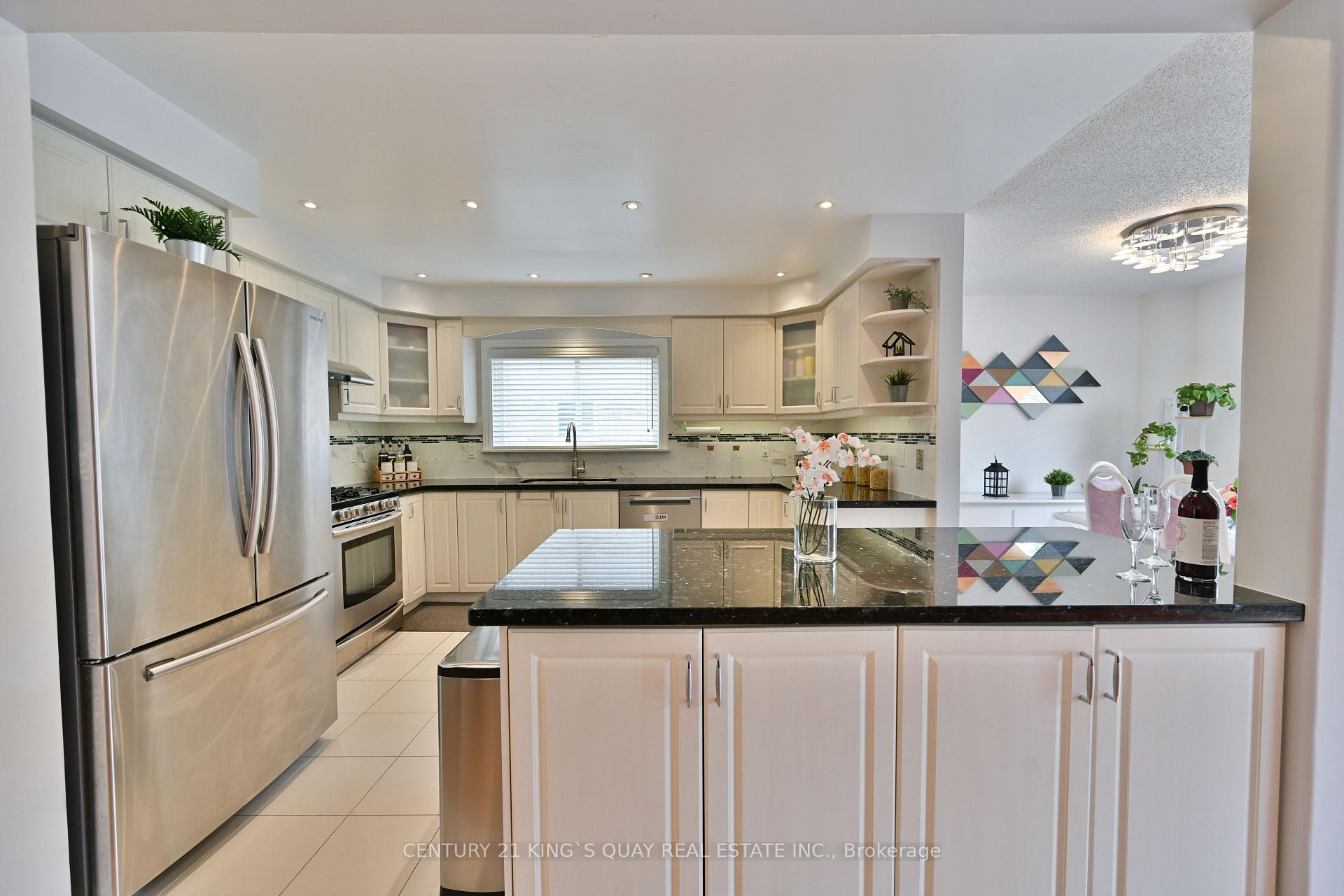 Photo 10 of 26 Tunney Crescent, Markham, Raymerville — HOMEH