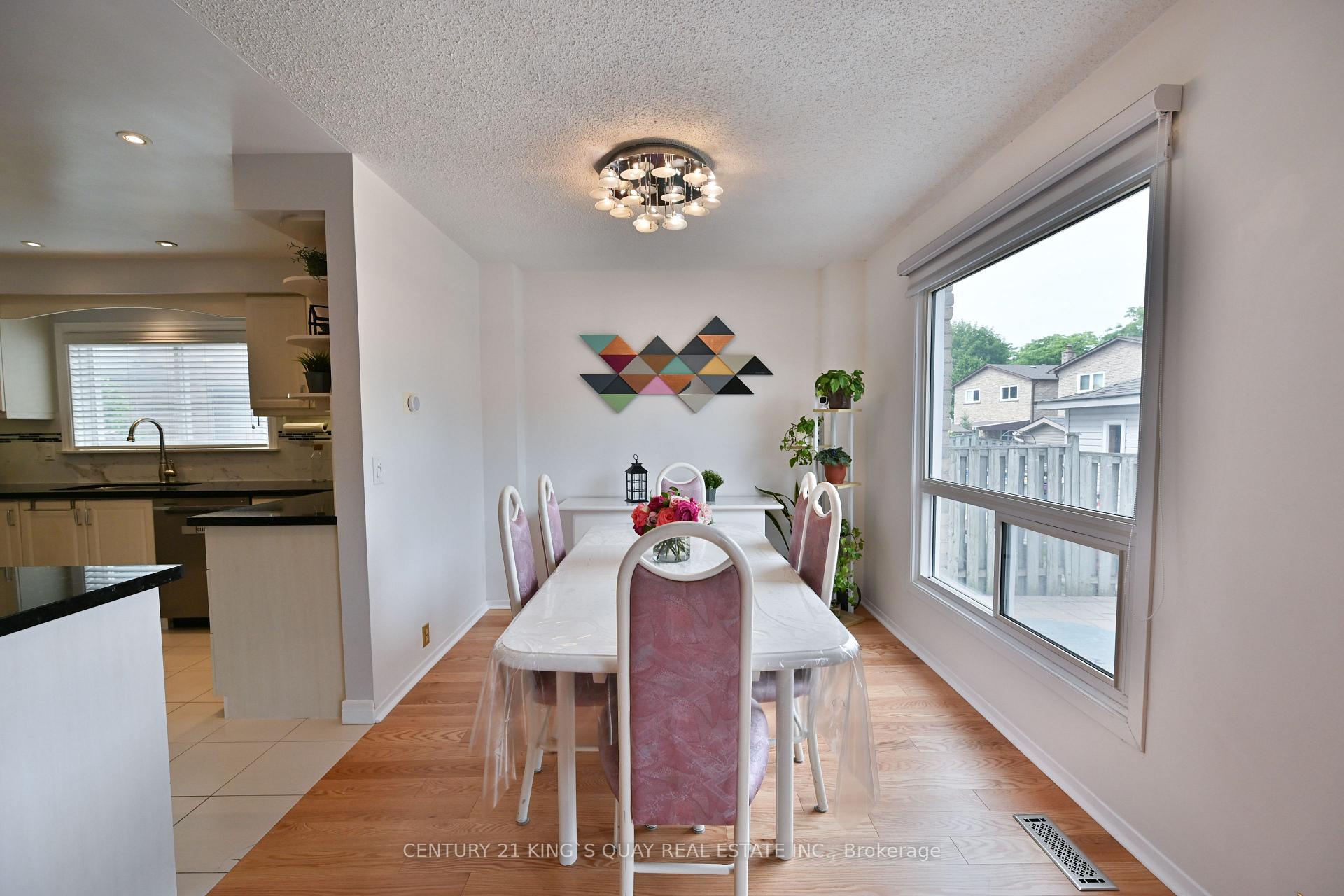 Photo 12 of 26 Tunney Crescent, Markham, Raymerville — HOMEH