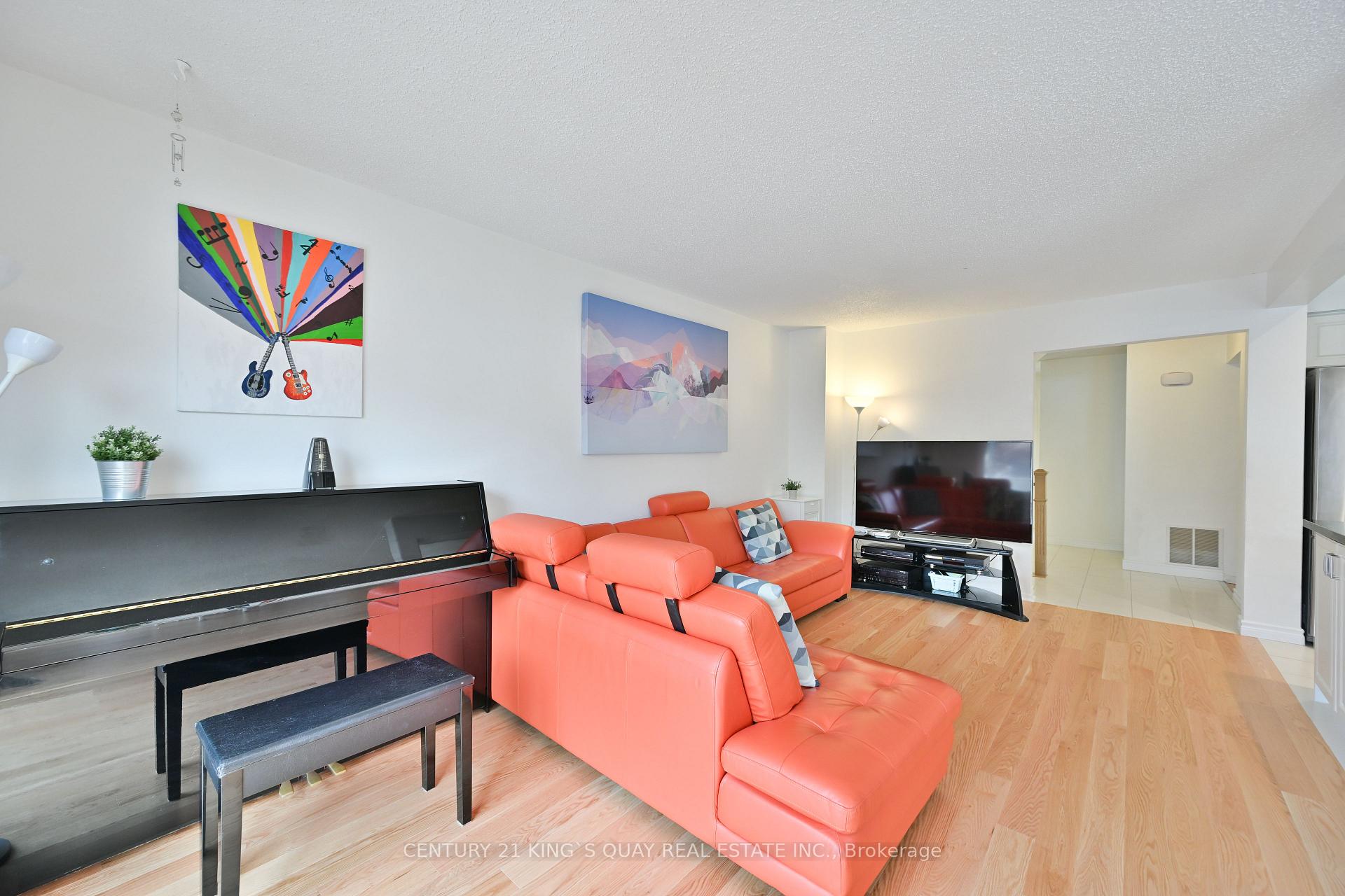 Photo 14 of 26 Tunney Crescent, Markham, Raymerville — HOMEH