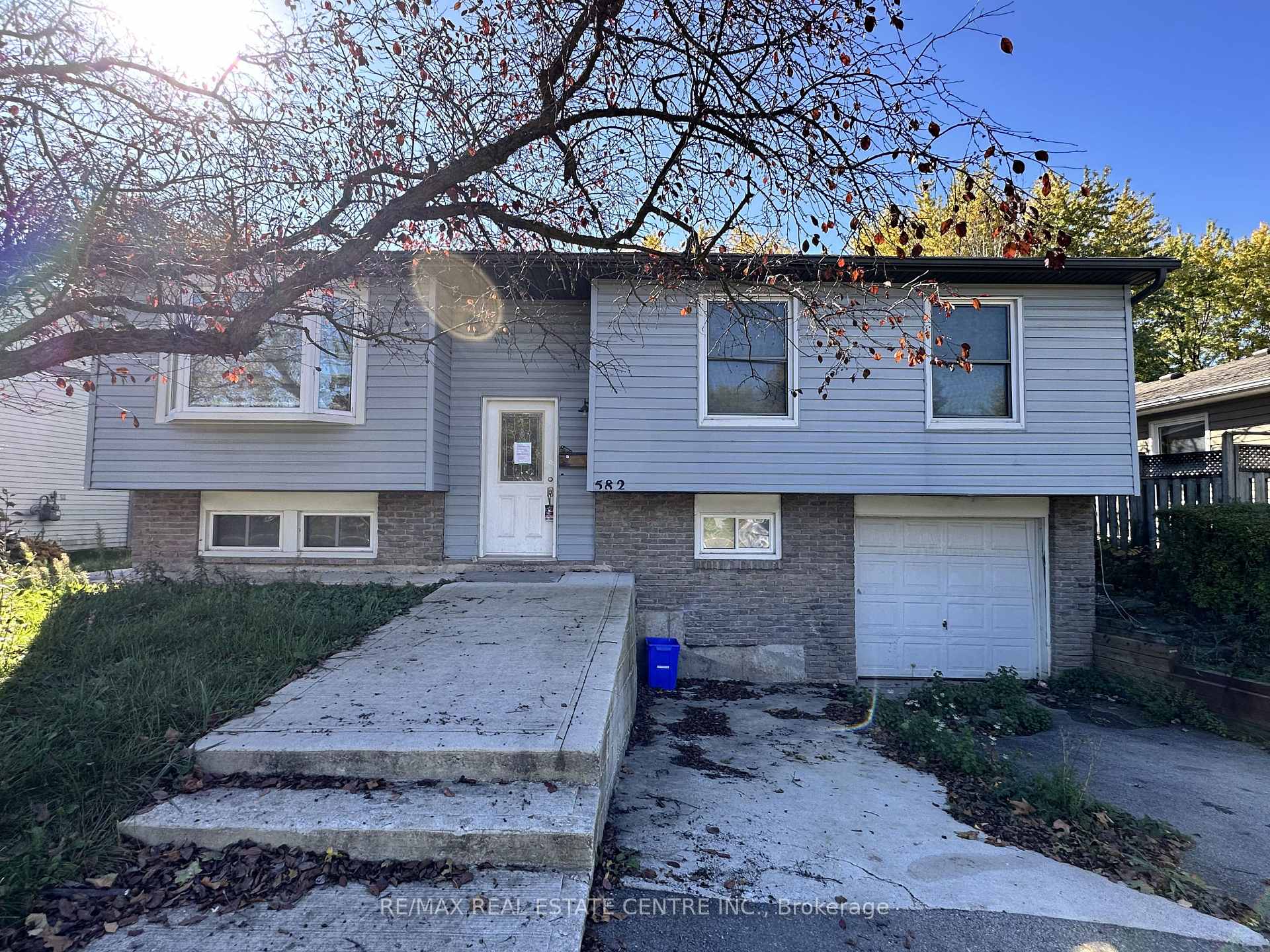 Photo 1 of 582 Elliott Crescent, Milton, Dorset Park — HOMEH