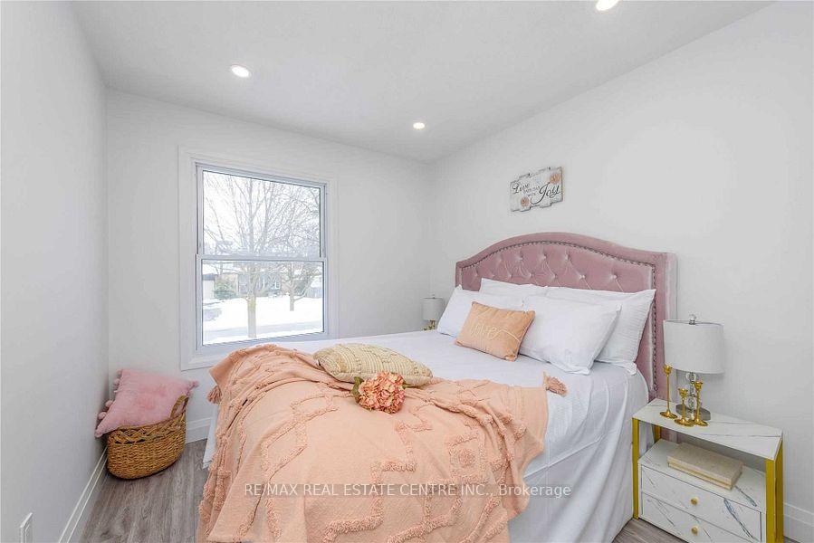 Photo 18 of 582 Elliott Crescent, Milton, Dorset Park — HOMEH