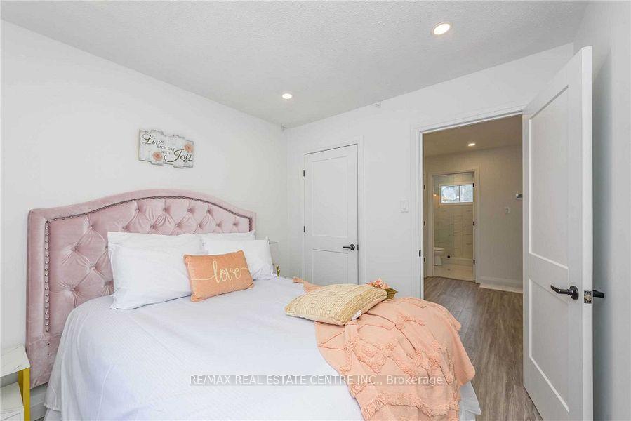 Photo 19 of 582 Elliott Crescent, Milton, Dorset Park — HOMEH