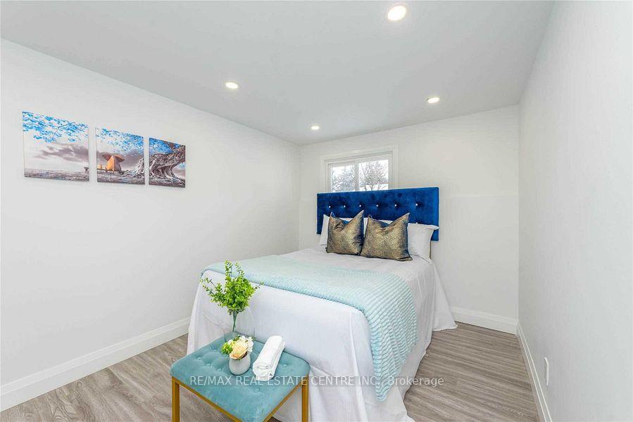 Photo 24 of 582 Elliott Crescent, Milton, Dorset Park — HOMEH